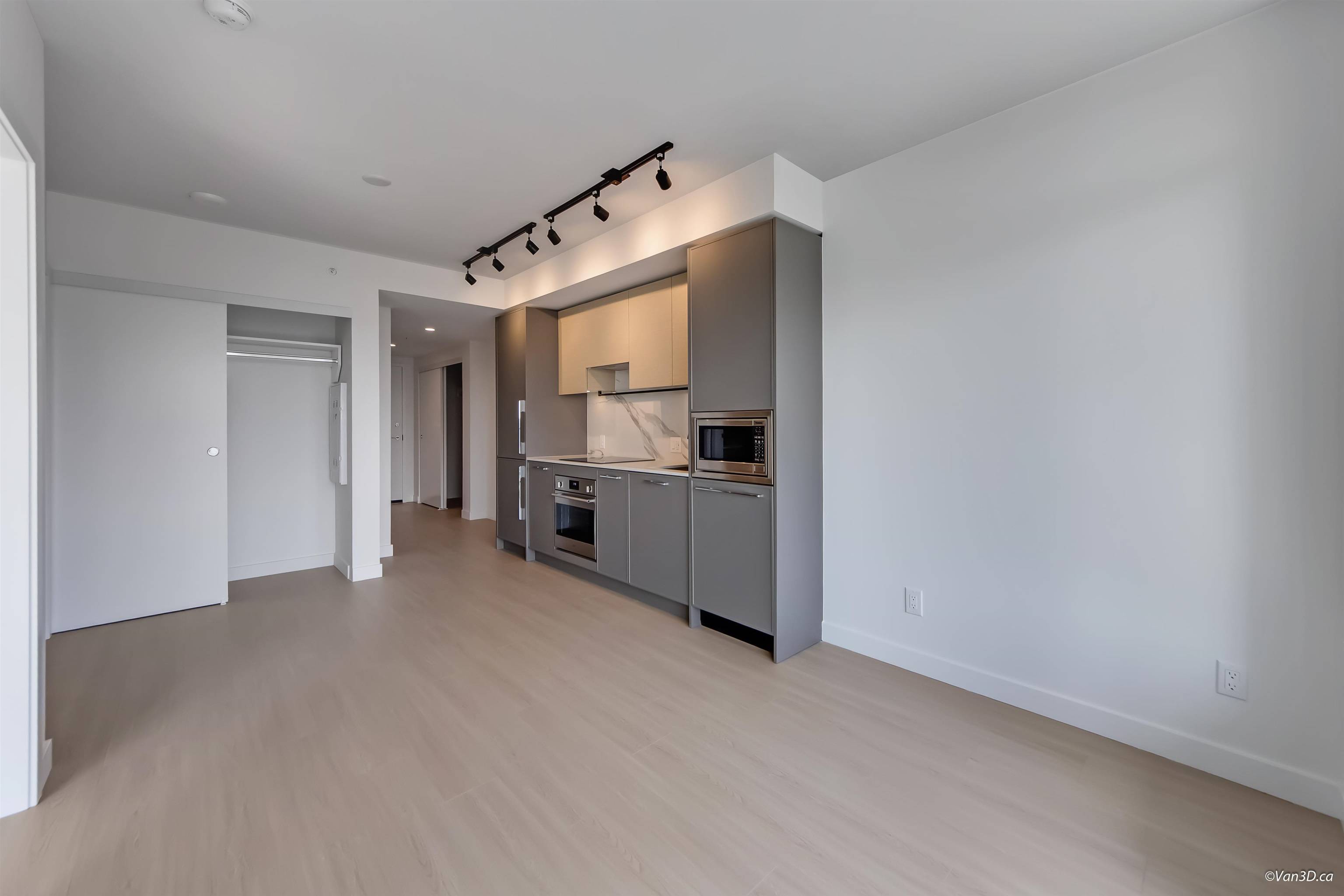 Surrey, BC V3T 4Y3,13745 George Junction #1312