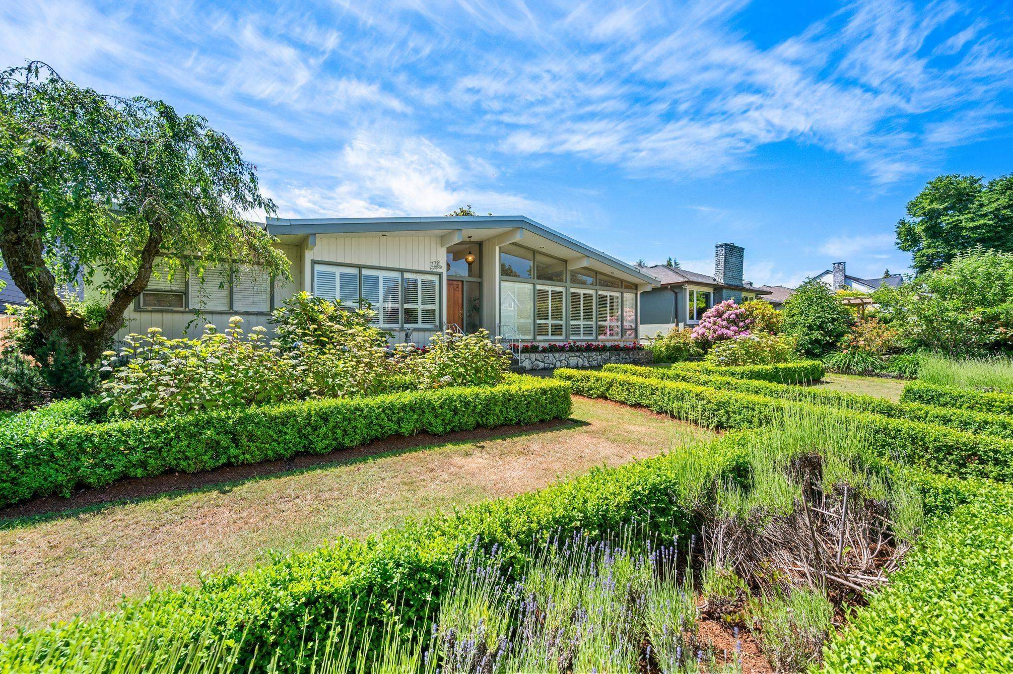 Vancouver, BC V5Z 2R9,778 W 48th AVE
