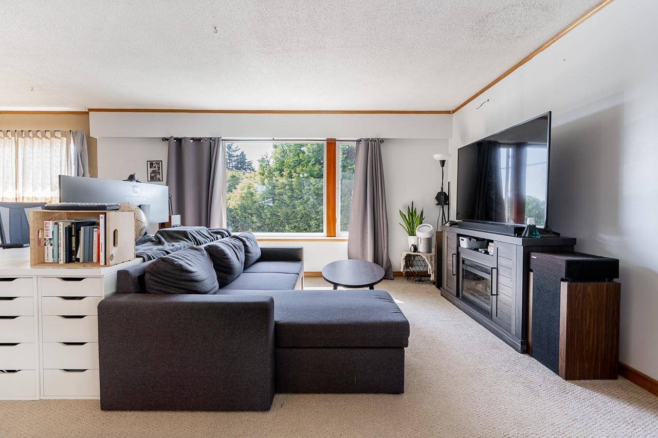 Abbotsford, BC V2T 6M7,2226 Martens ST