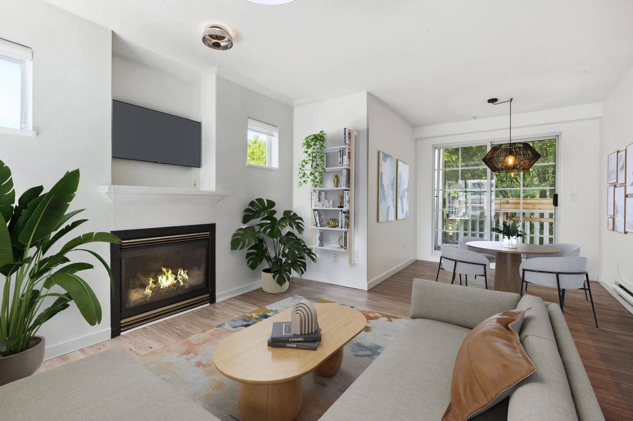 North Vancouver, BC V7L 1B2,137 E 1st ST #300