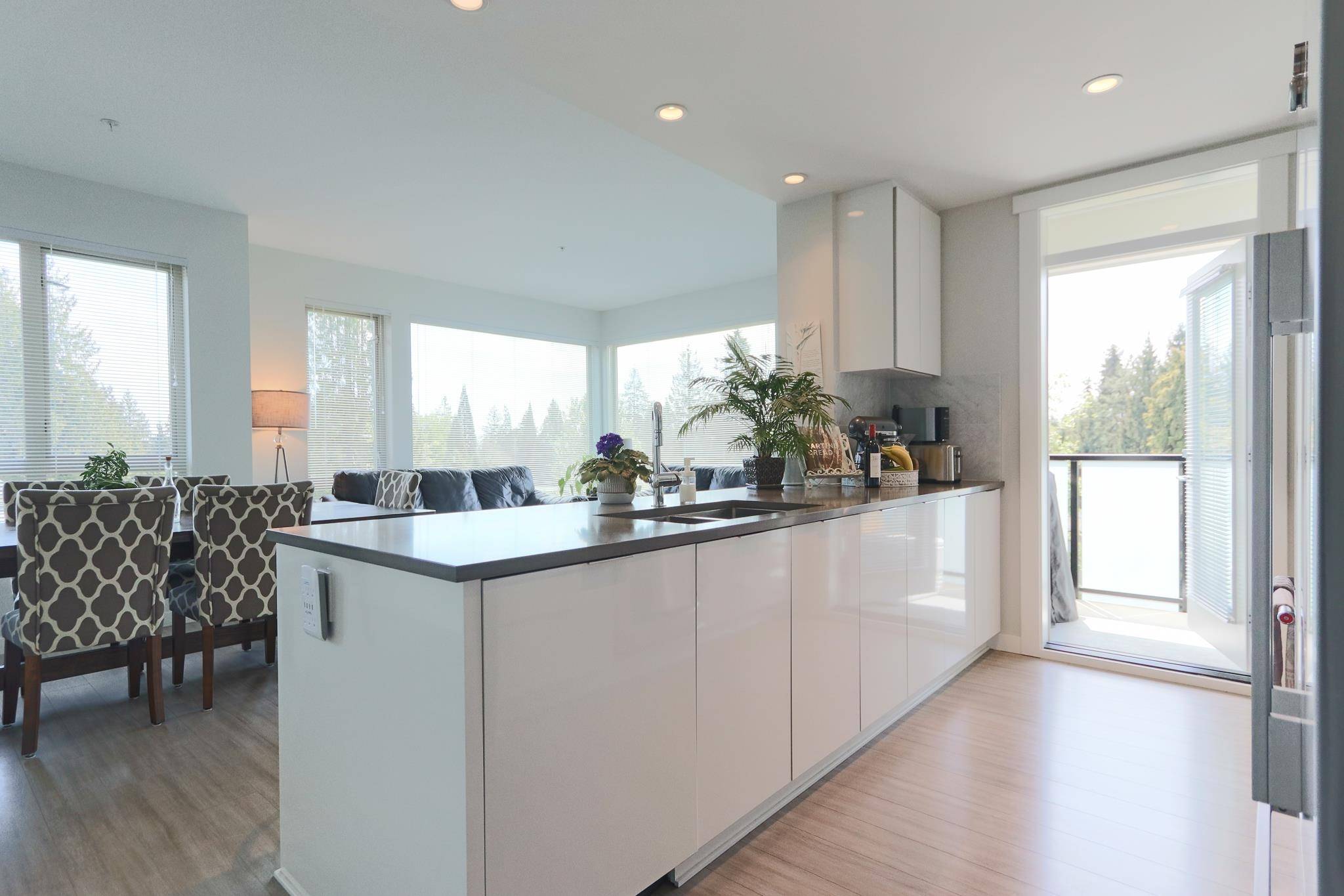 North Vancouver, BC V7P 1W2,2632 Library LN #411