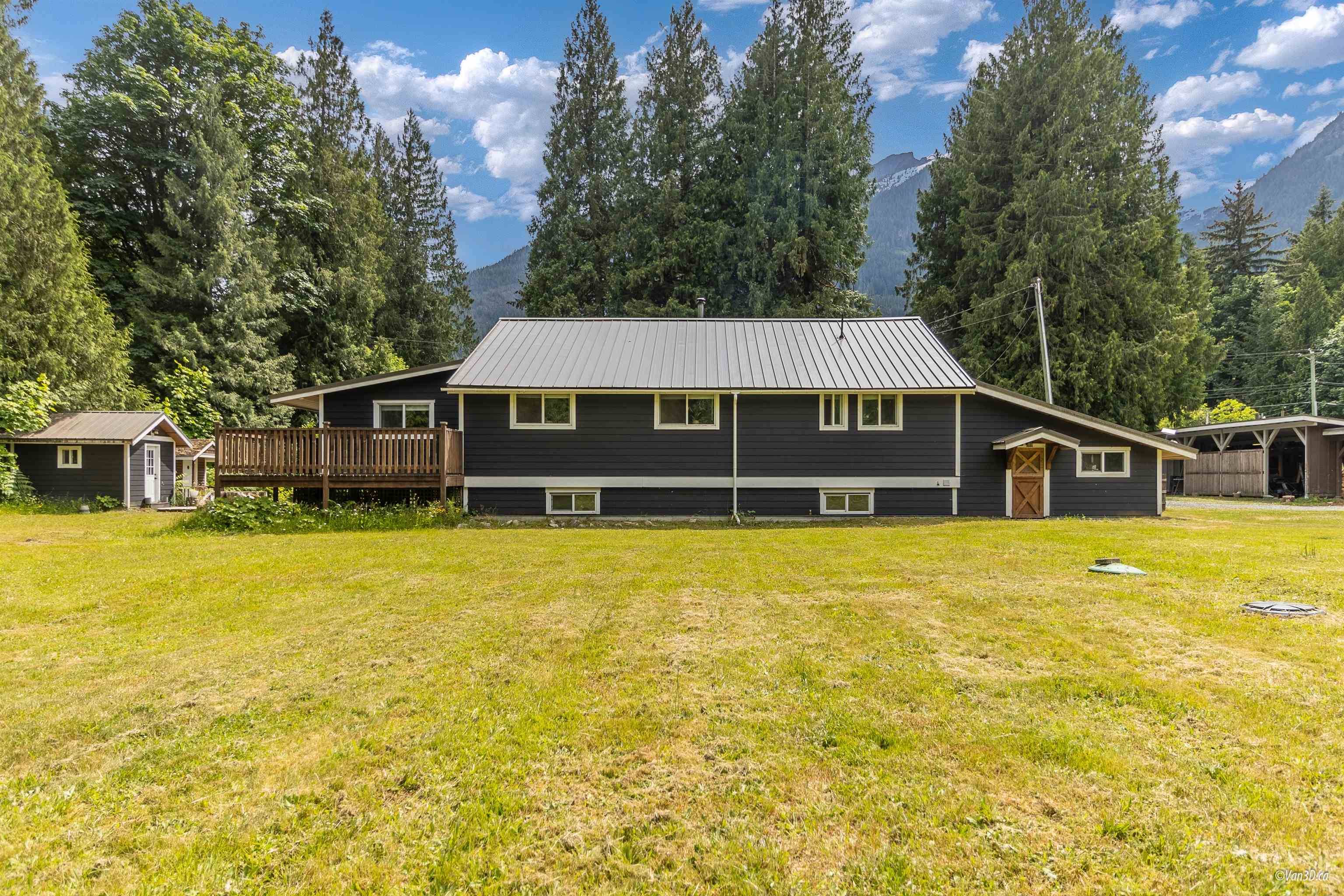 Squamish, BC V0N 1H0,14848 Squamish Valley RD