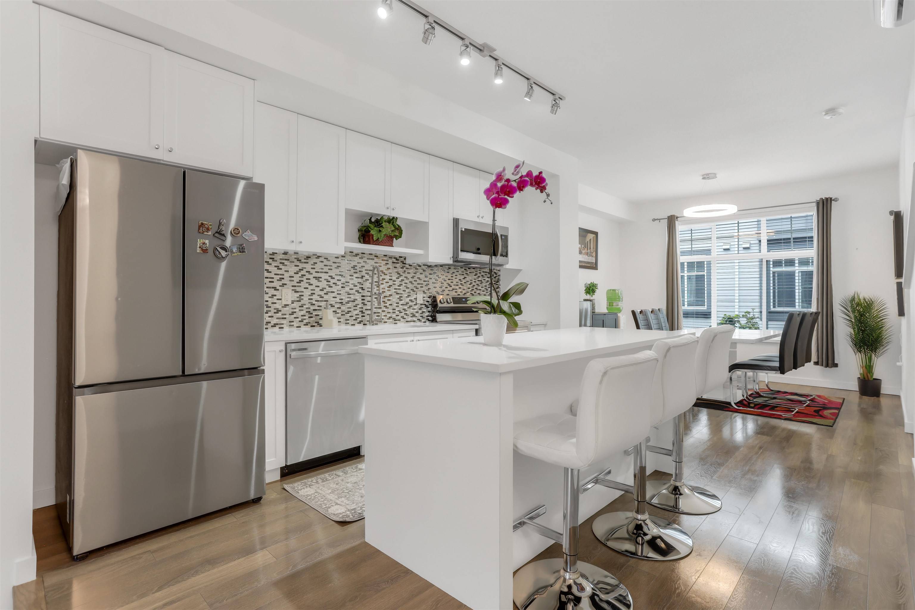 Surrey, BC V4N 6W8,15778 85 AVE #51