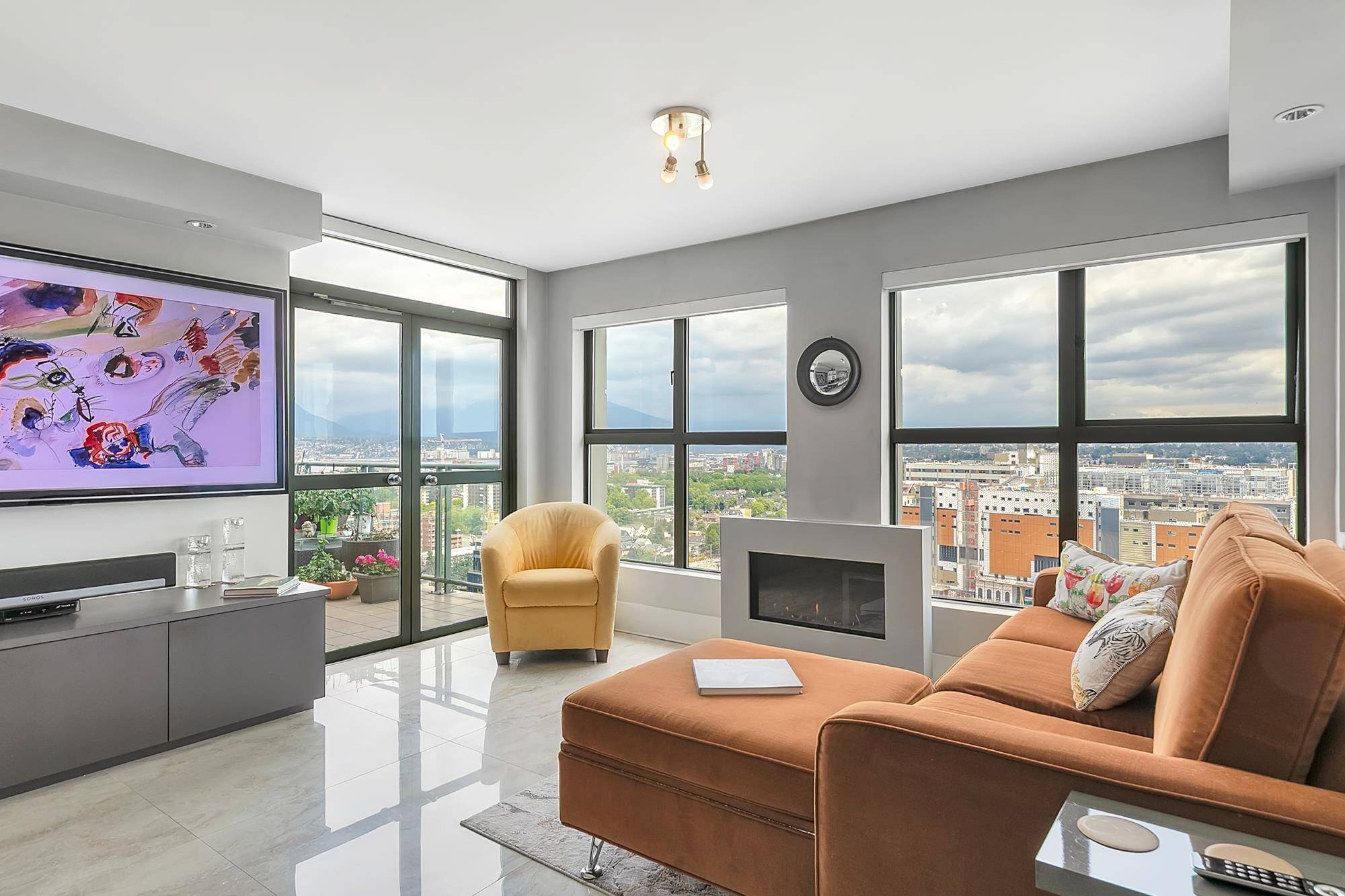 Vancouver, BC V6A 4E1,1128 Quebec ST #2402