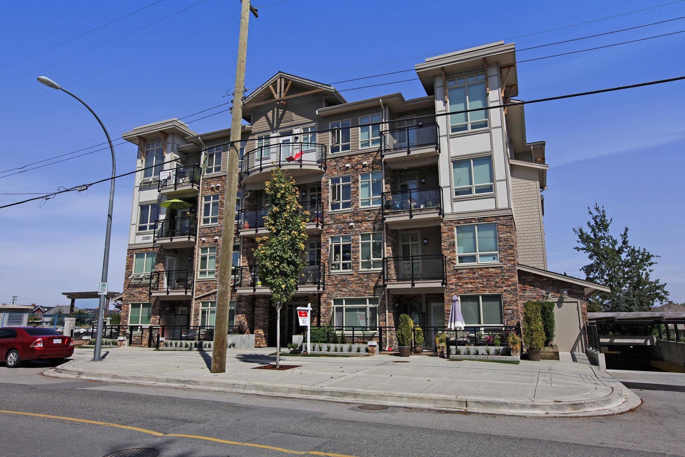 Langley, BC V2Y 0M8,20861 83 AVE #403
