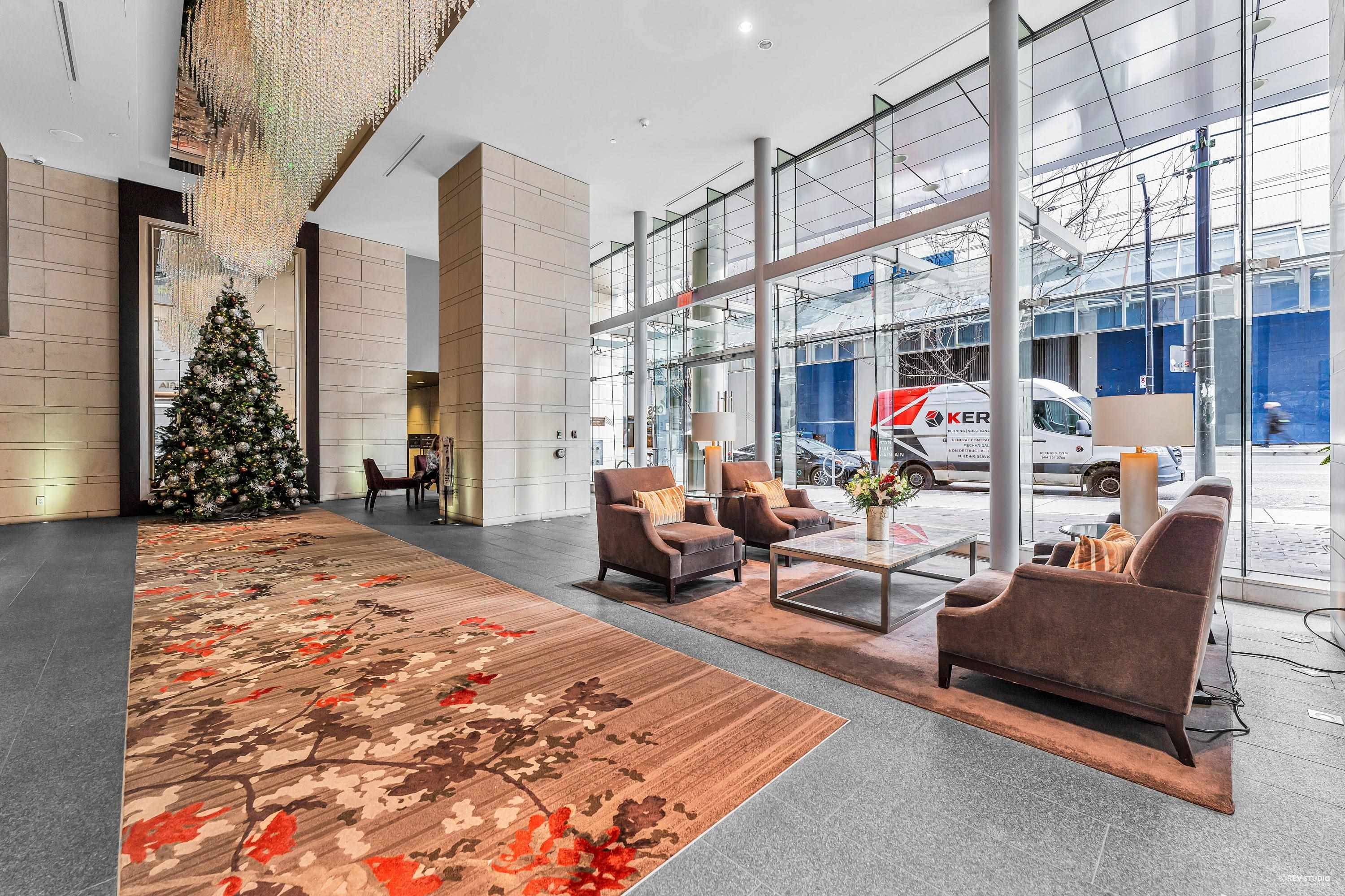 Vancouver, BC V6C 0B5,667 Howe ST #3002