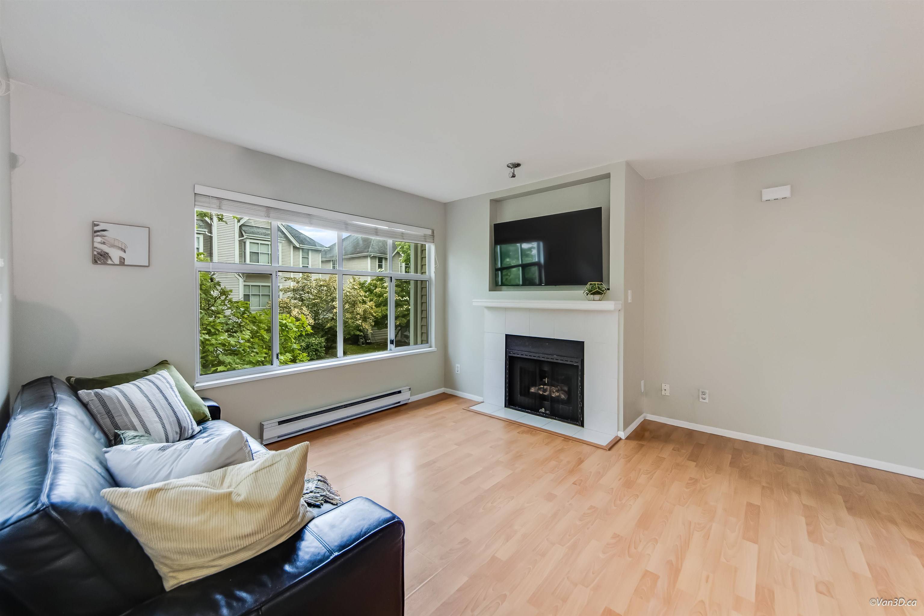 Port Coquitlam, BC V3C 6B3,2450 Hawthorne AVE #105