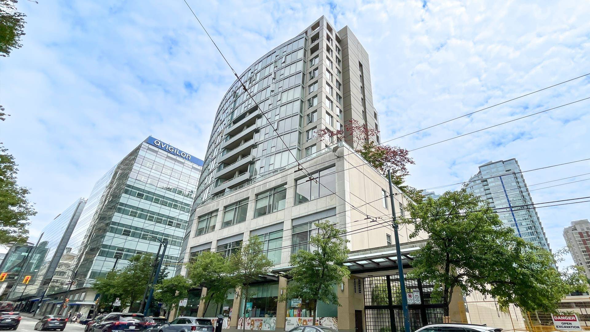 Vancouver, BC V6B 1L7,822 Seymour ST #809