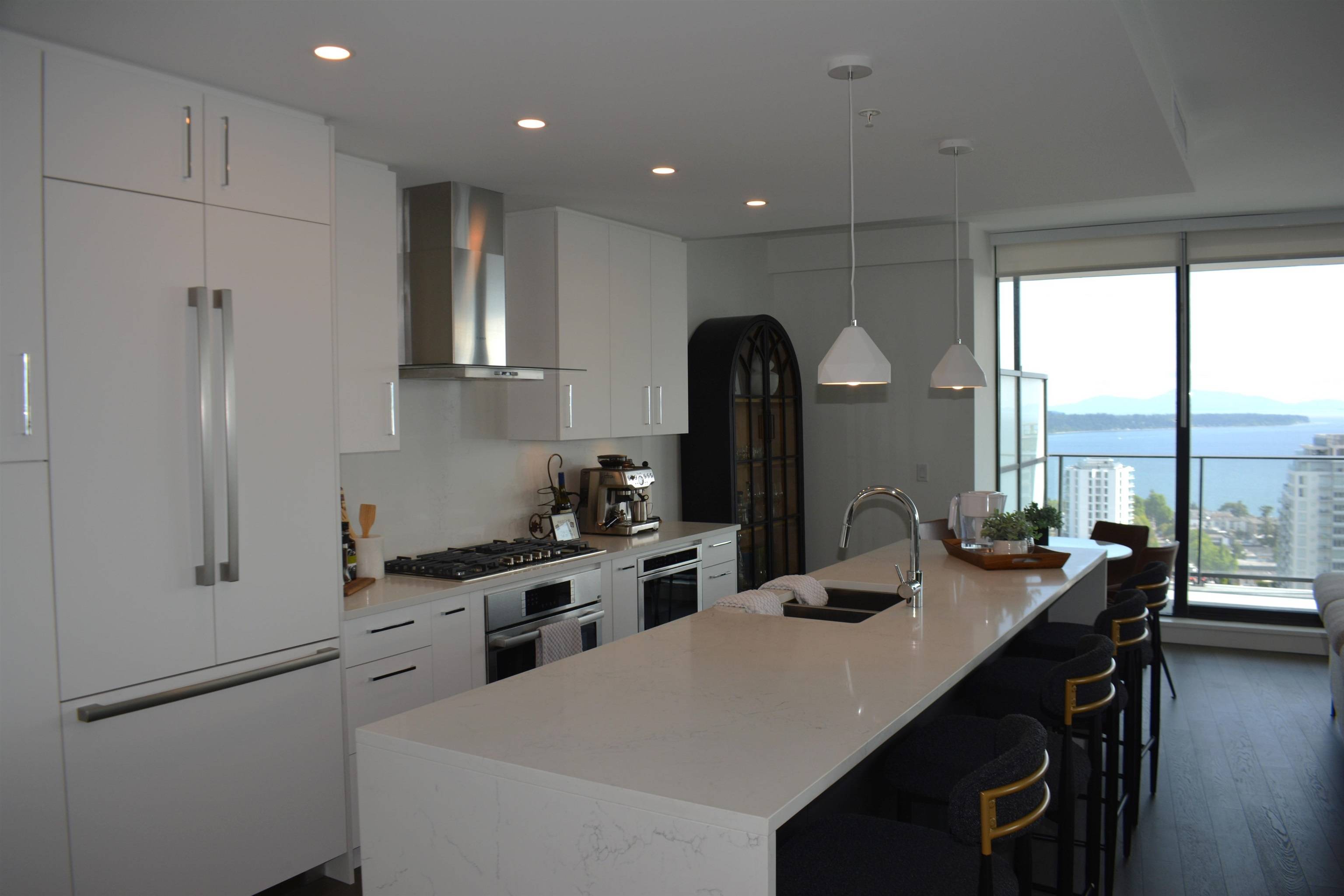 White Rock, BC V4B 0C5,1588 Johnston RD #1905