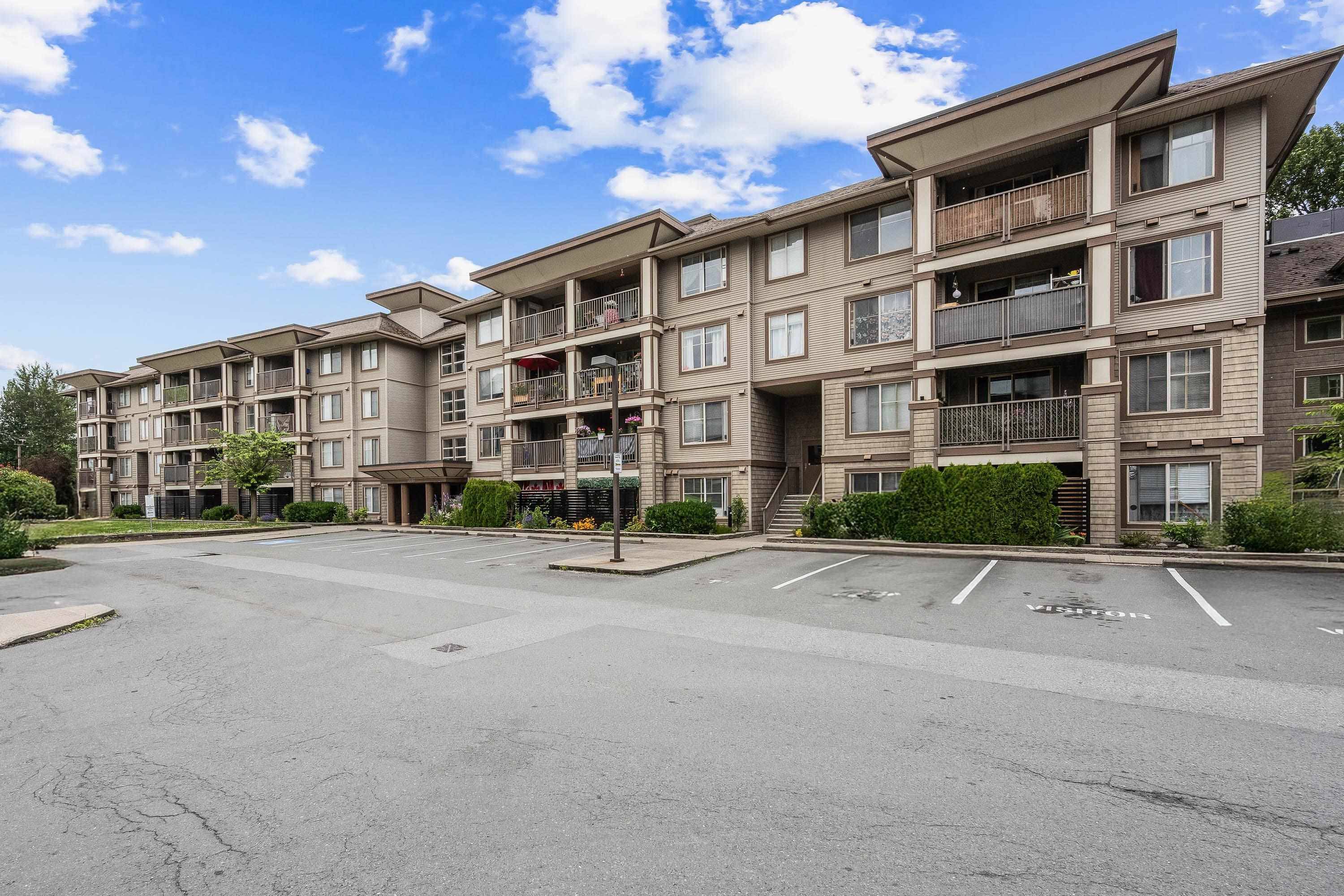 Chilliwack, BC V2P 0B1,45559 Yale RD #211