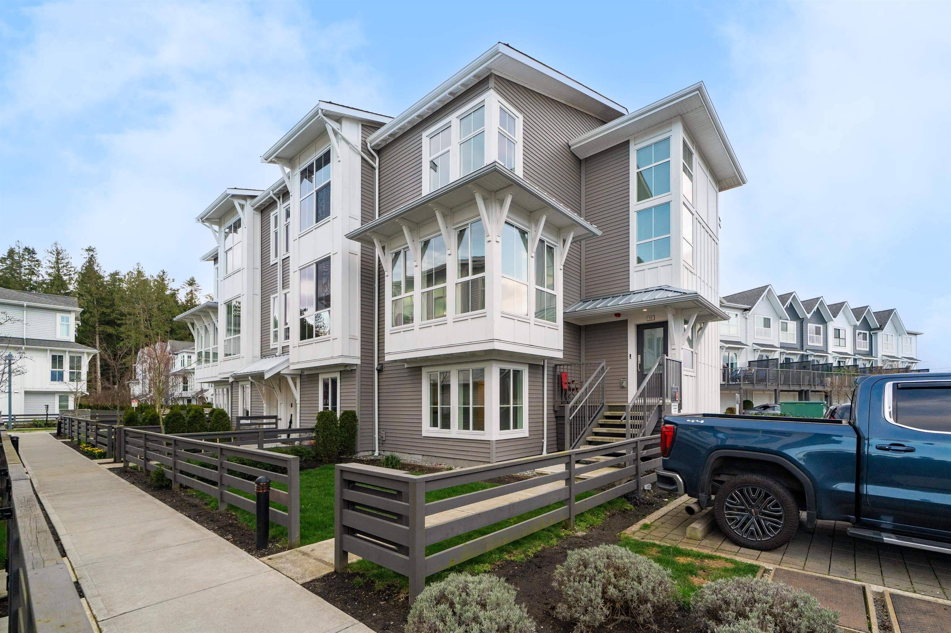 Tsawwassen, BC V4M 0C9,4656 Orca WAY #12