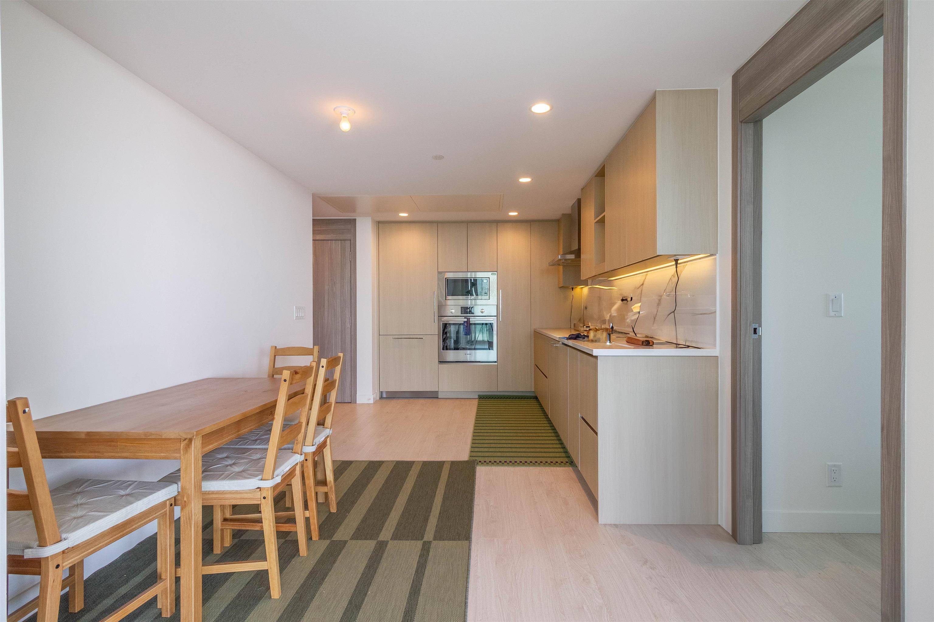 Burnaby, BC V5C 0N2,4890 Lougheed HWY #2909