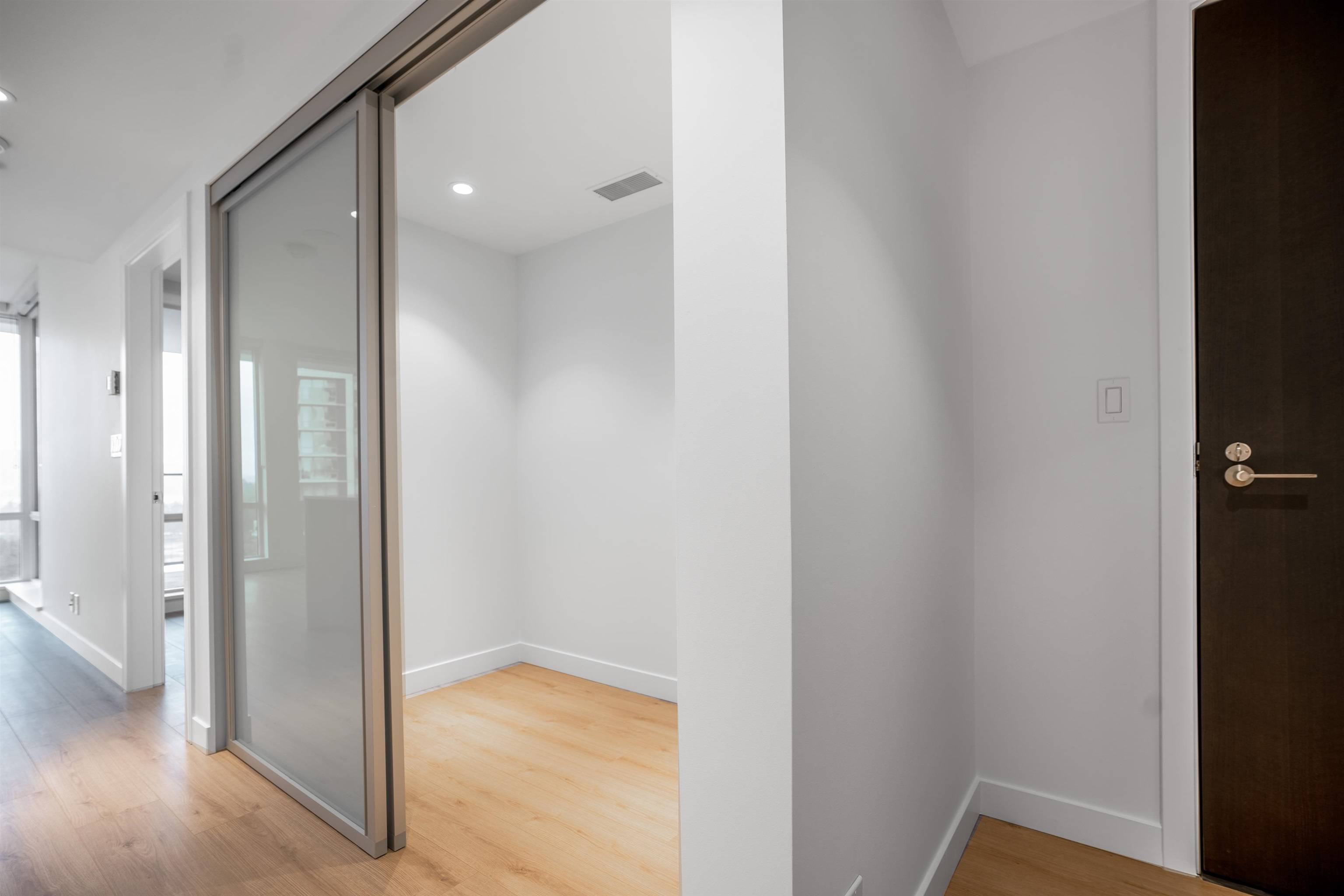 North Vancouver, BC V7J 0E6,1500 Fern ST #1705