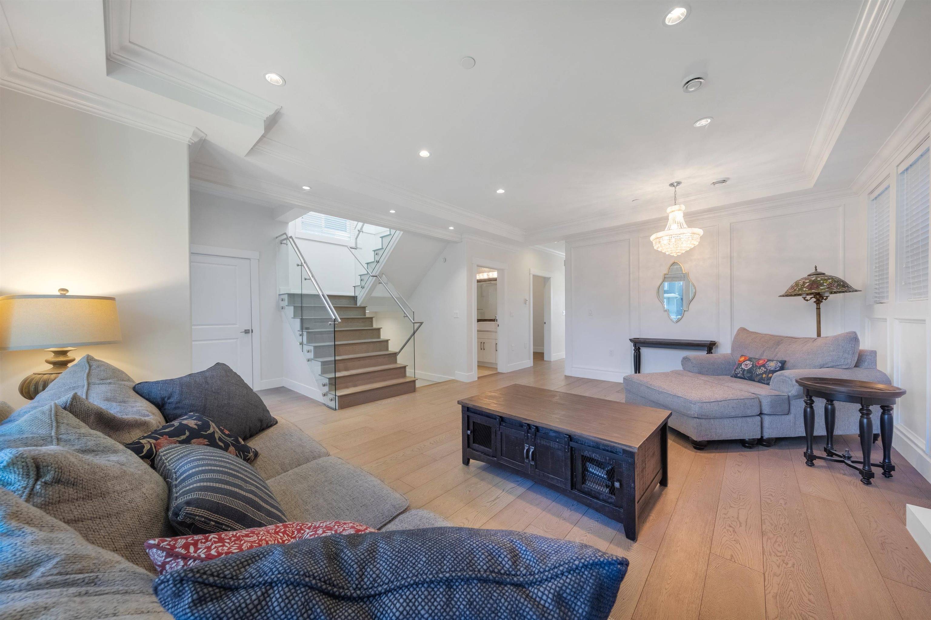 Vancouver, BC V5R 4M7,5887 Battison ST
