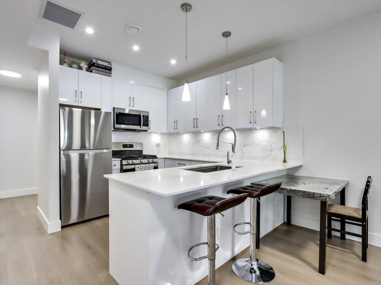 Coquitlam, BC V3K 2A5,906 Quadling AVE #103