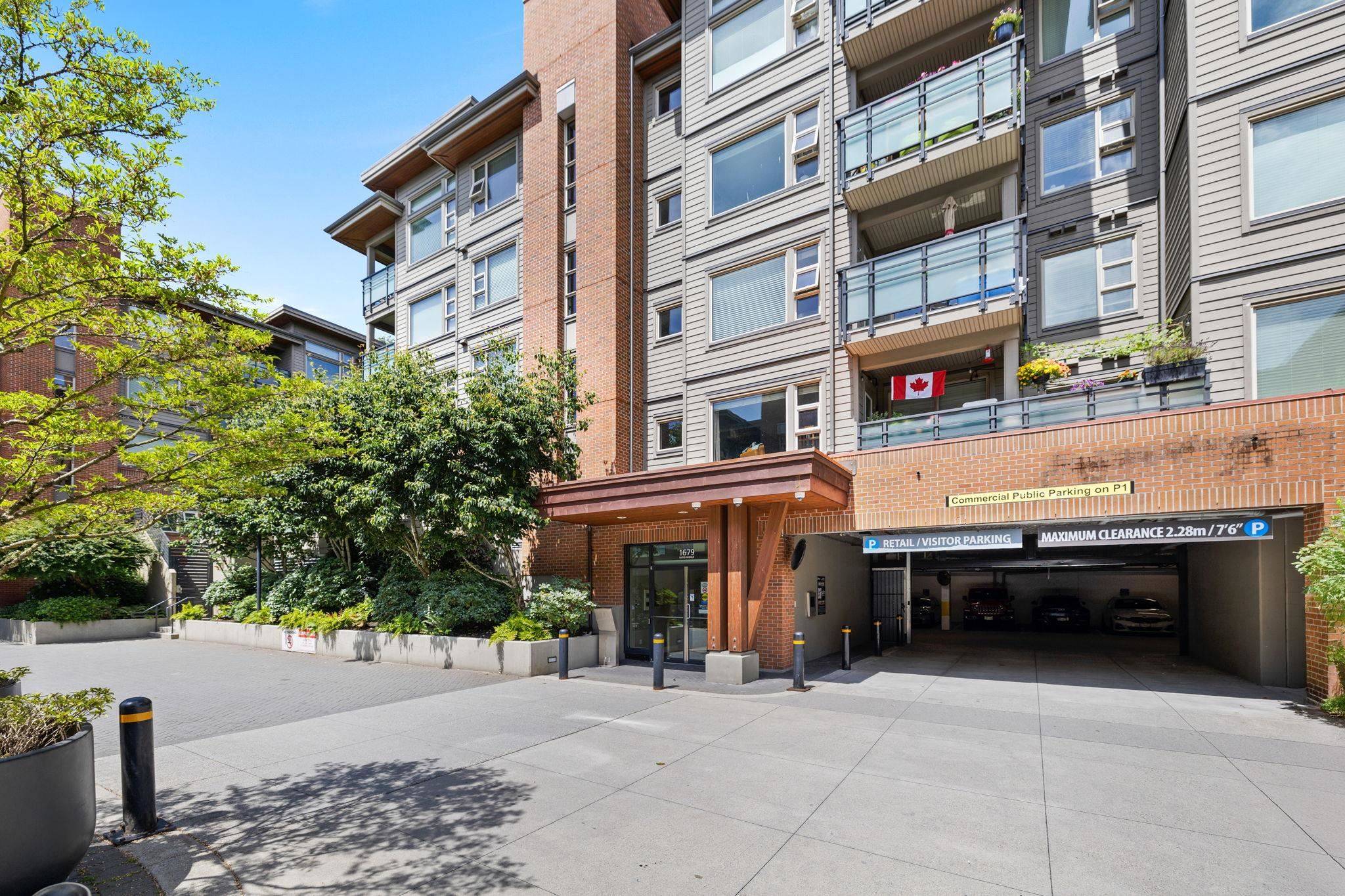 North Vancouver, BC V7P 0A9,1679 Lloyd AVE #412