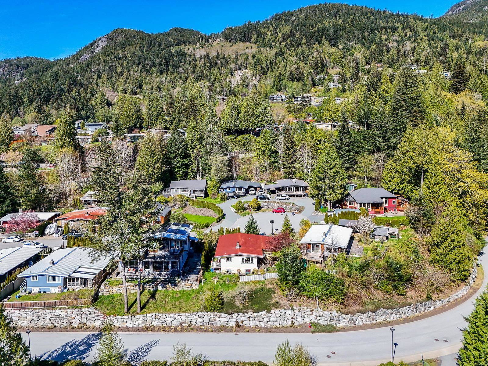 Squamish, BC V8B 1J1,642 Lower CRES