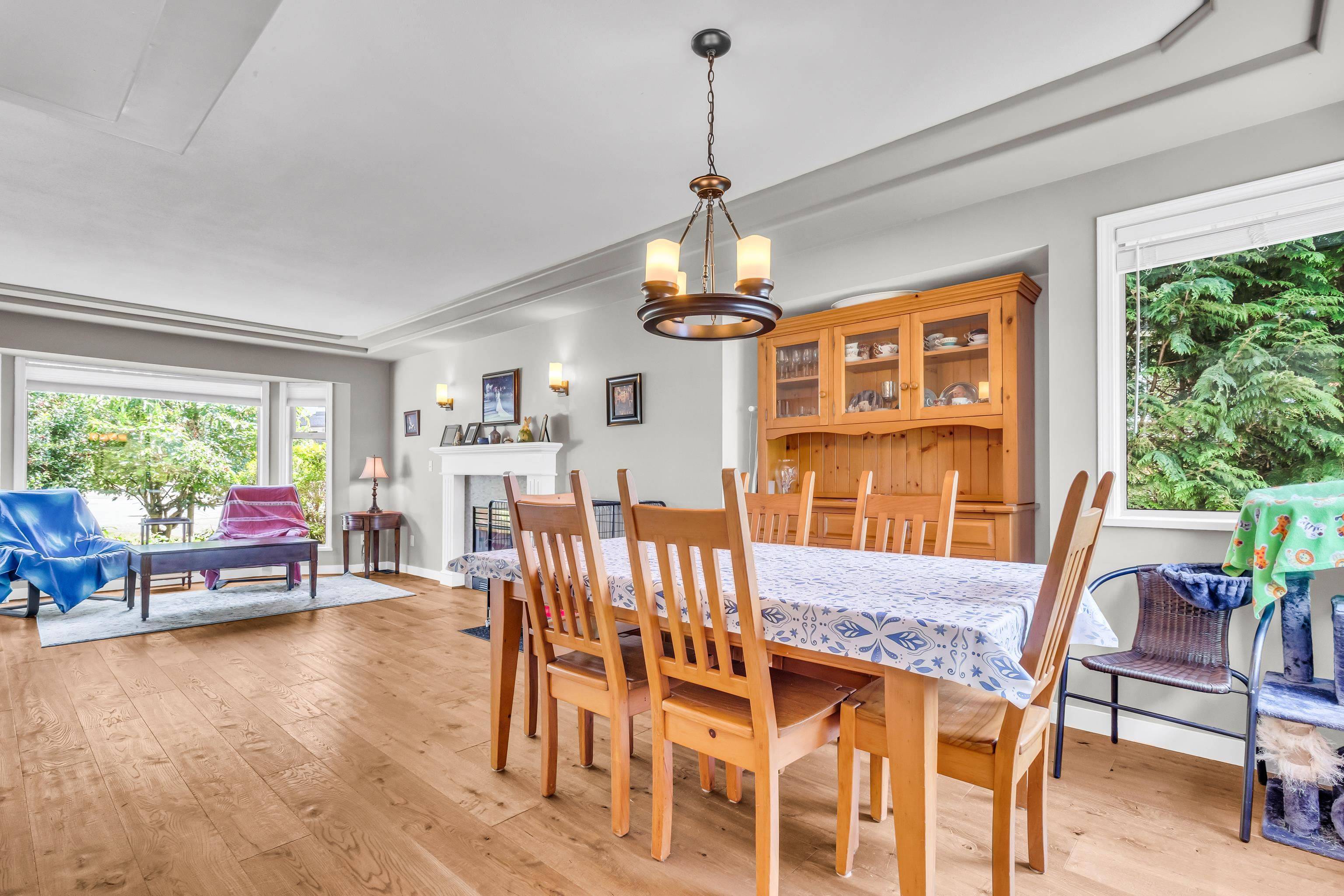 Maple Ridge, BC V2W 1B1,23547 108 AVE