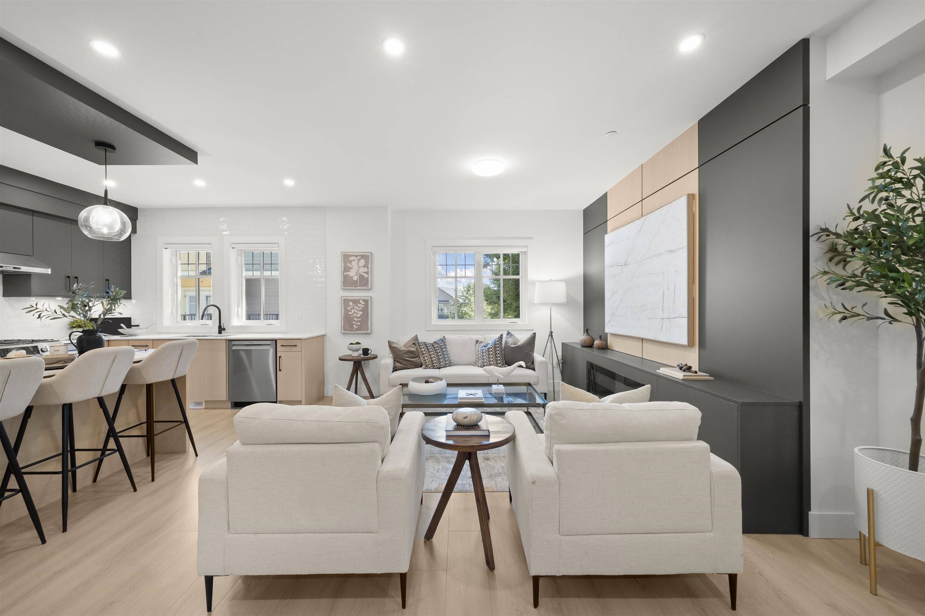 Ladner, BC V4K 1V2,4829 48 AVE #4