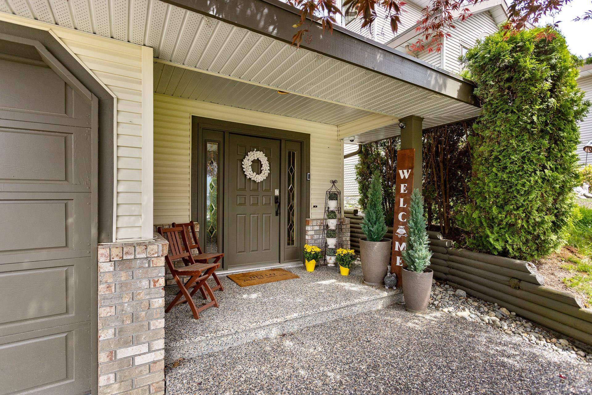 Maple Ridge, BC V2W 1B3,23616 Tamarack LN