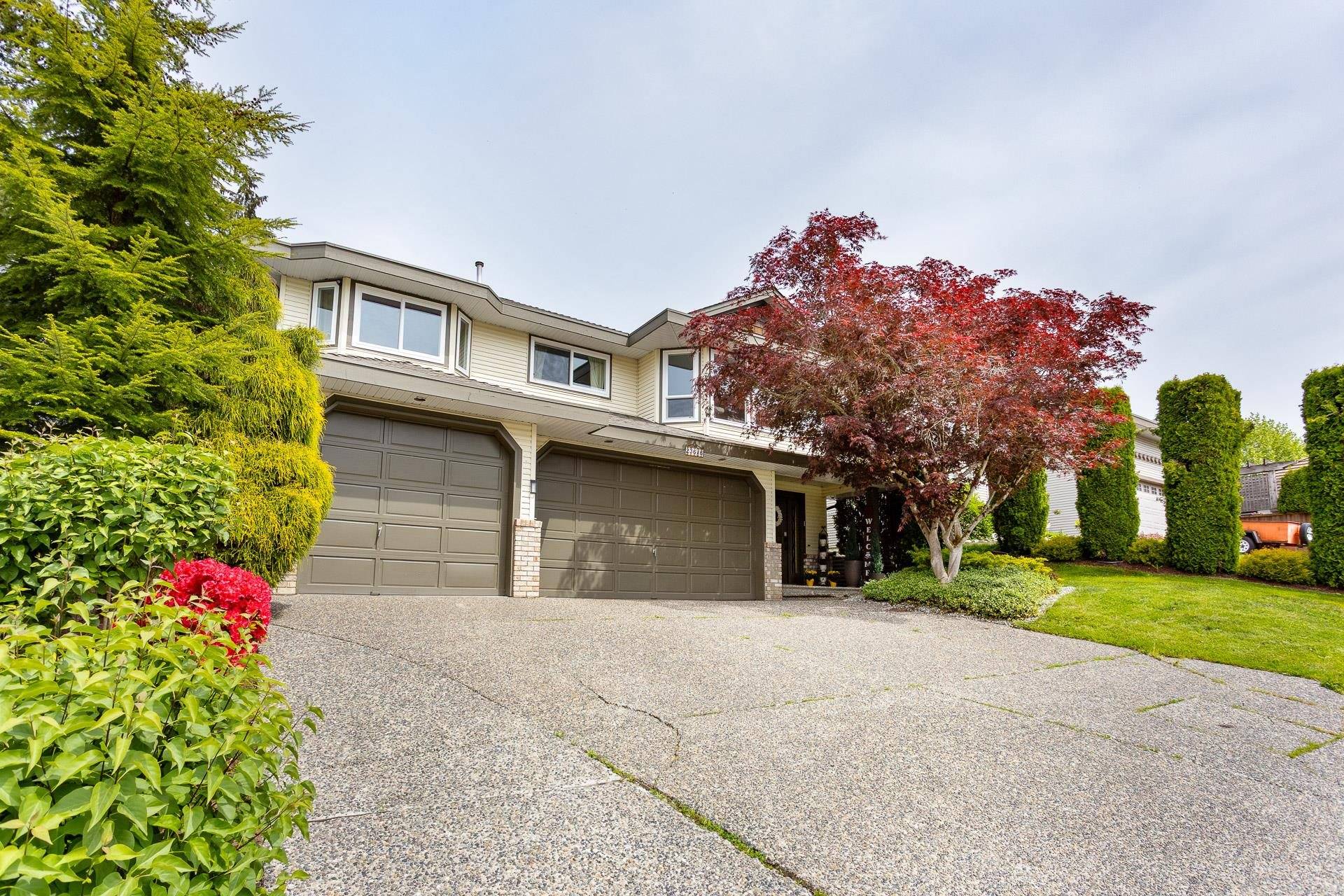 Maple Ridge, BC V2W 1B3,23616 Tamarack LN