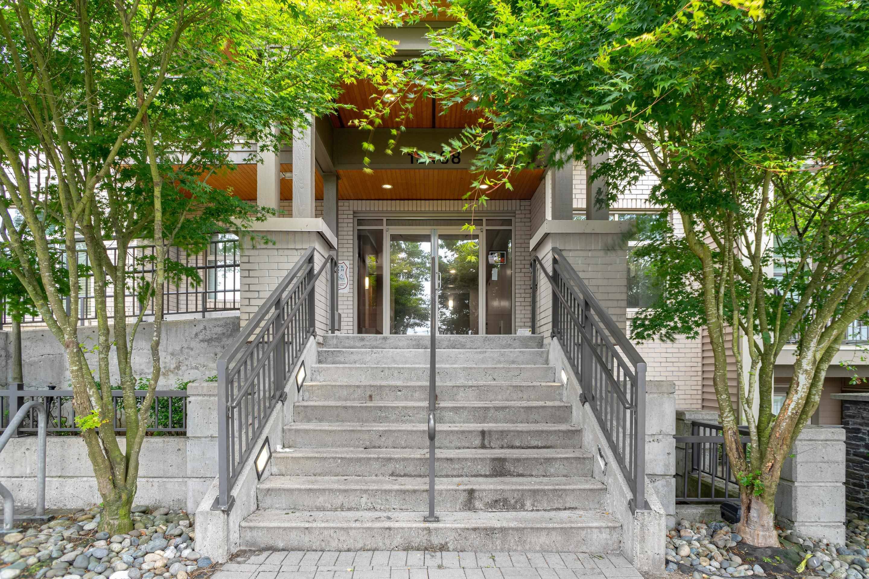 Surrey, BC V3T 0H5,13468 King George BLVD #119