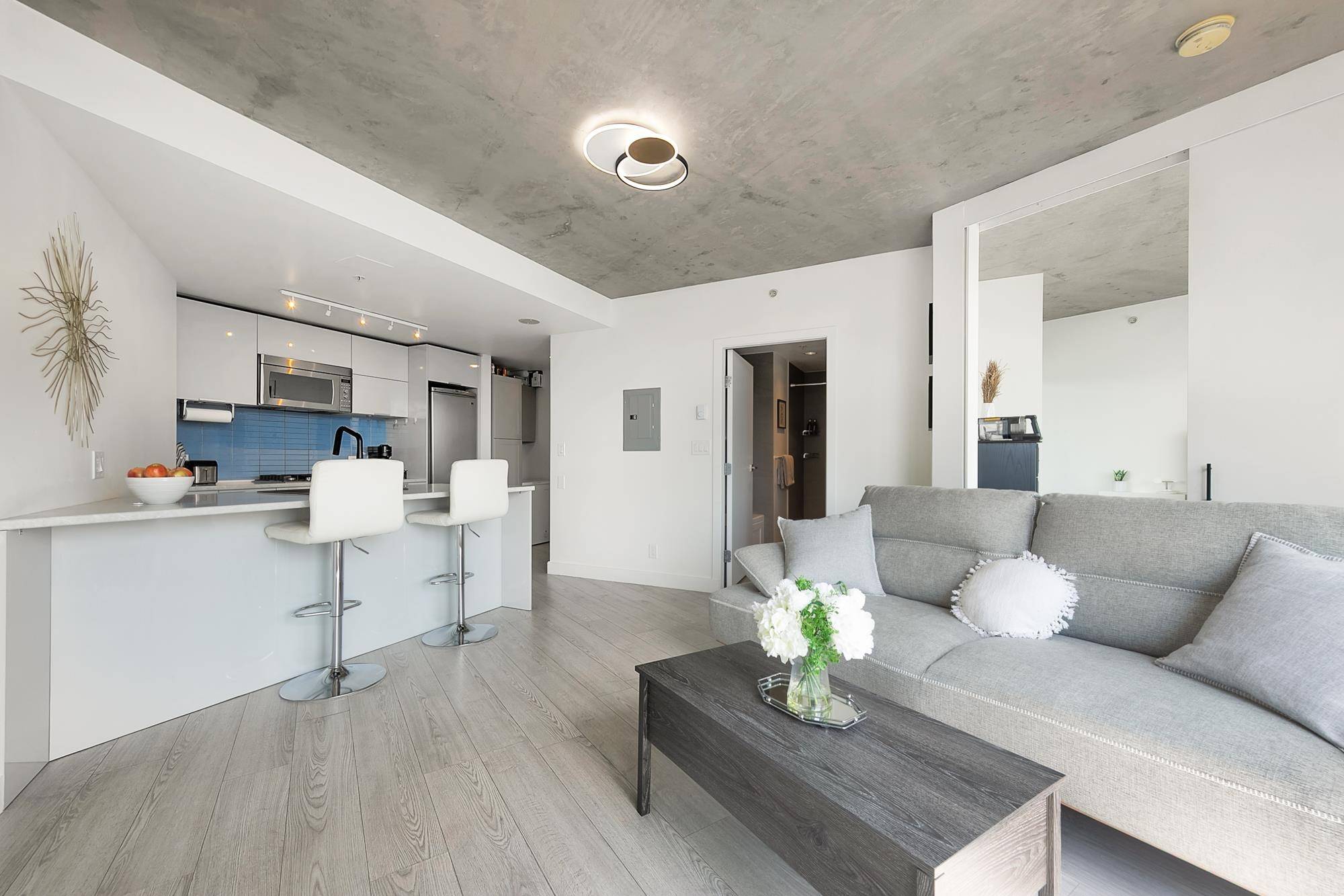 Vancouver, BC V6B 0E6,128 W Cordova ST #3209