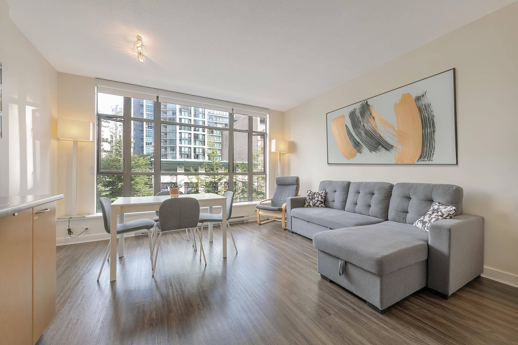 Vancouver, BC V6Z 1M5,1249 Granville ST #307