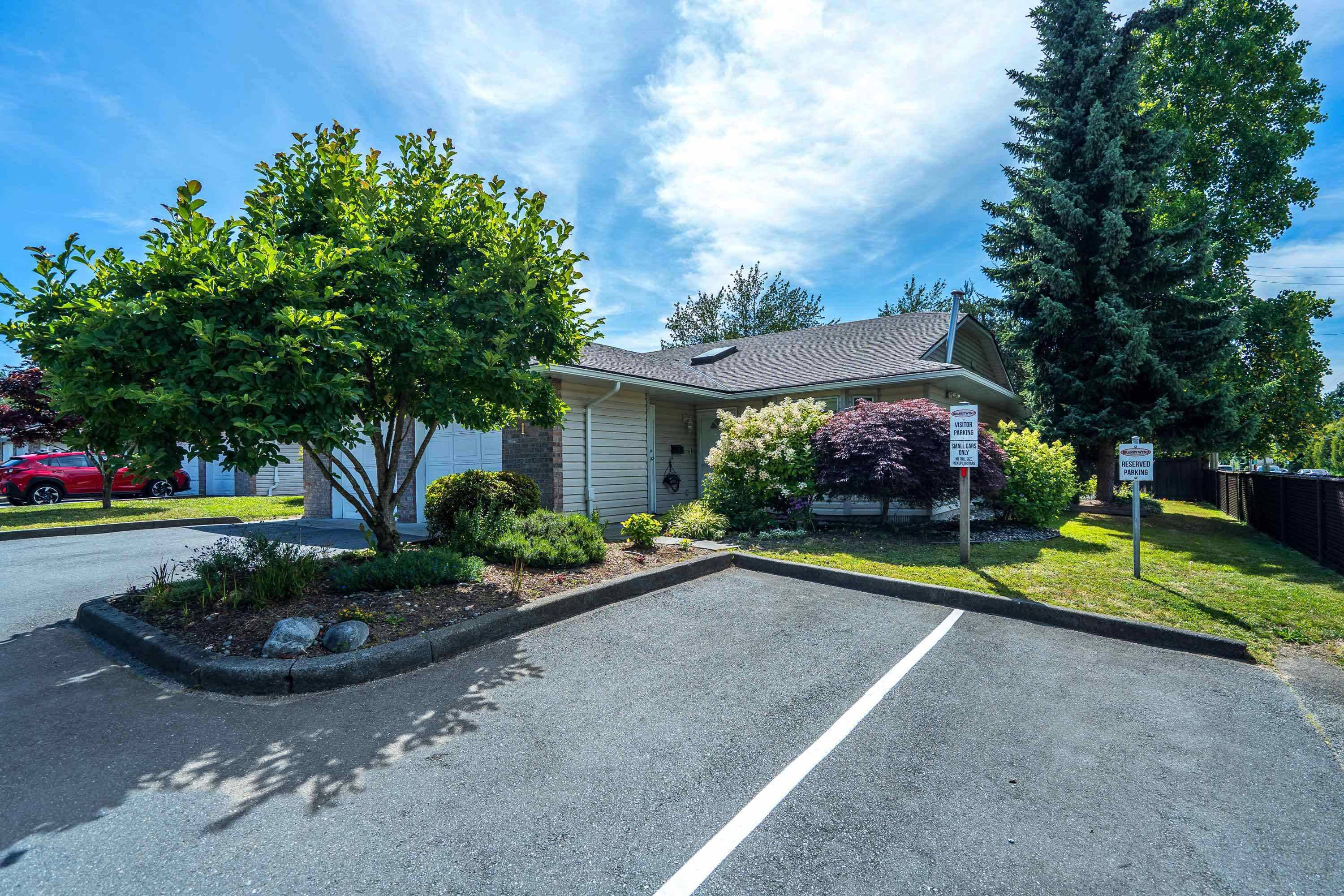 Maple Ridge, BC V2X 0R6,22308 124 AVE #1