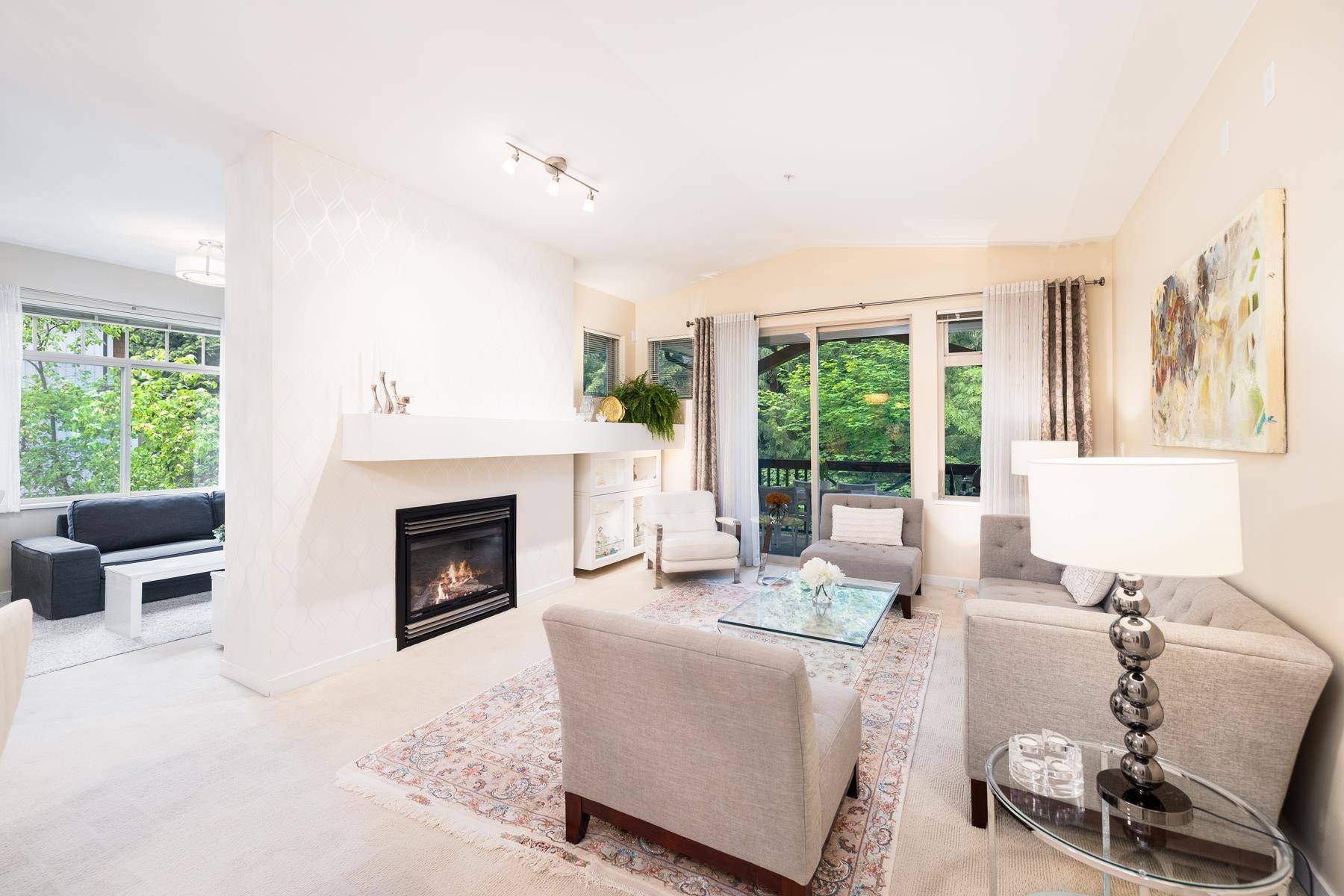 North Vancouver, BC V7R 4X5,3125 Capilano CRES #202