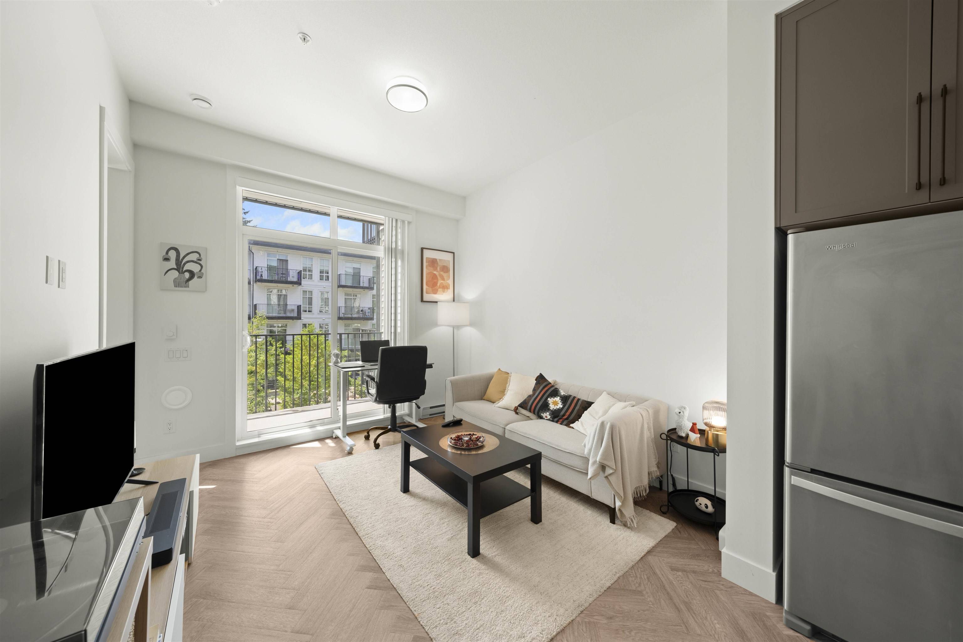 Surrey, BC V3T 0R6,13933 105 BLVD #201