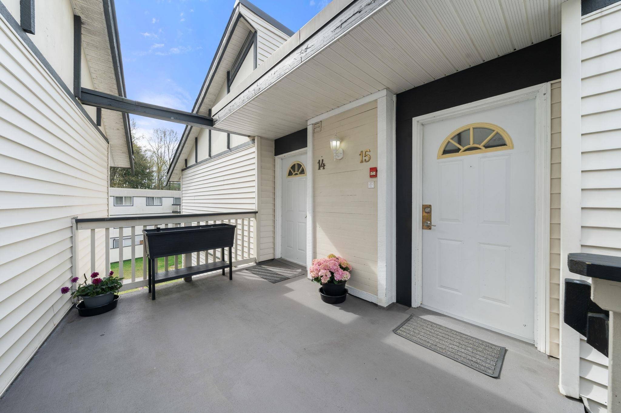 North Vancouver, BC V7J 2G9,834 Premier ST #15