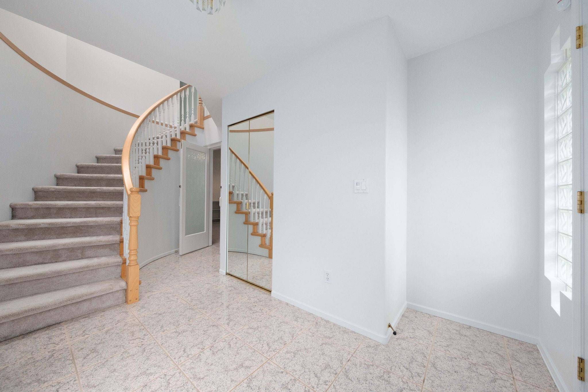 Burnaby, BC V5G 1G3,5257 Norfolk ST