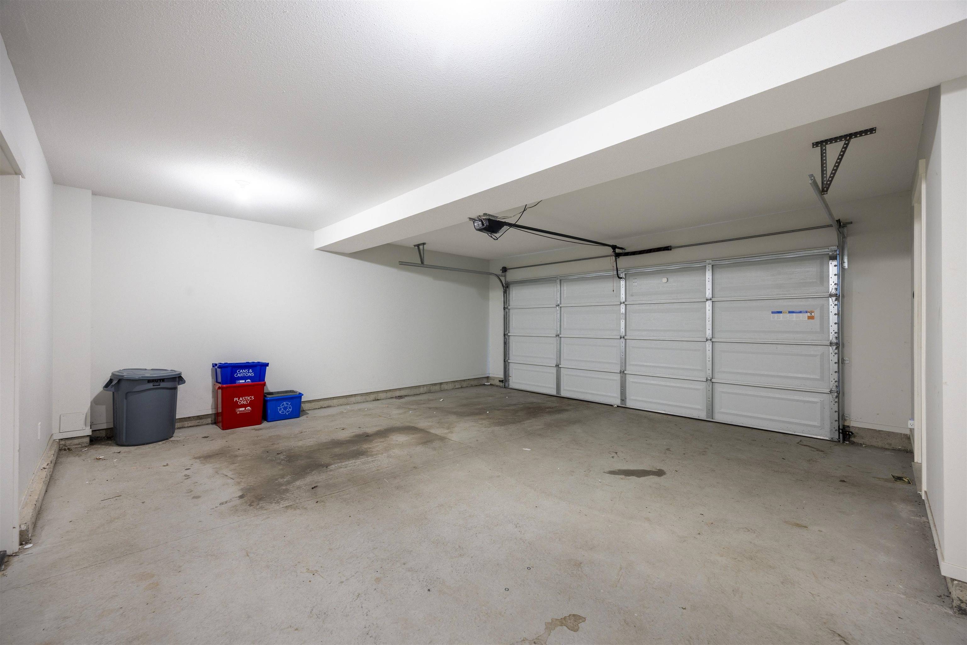 Maple Ridge, BC V2X 4K9,11295 Pazarena PL #2404