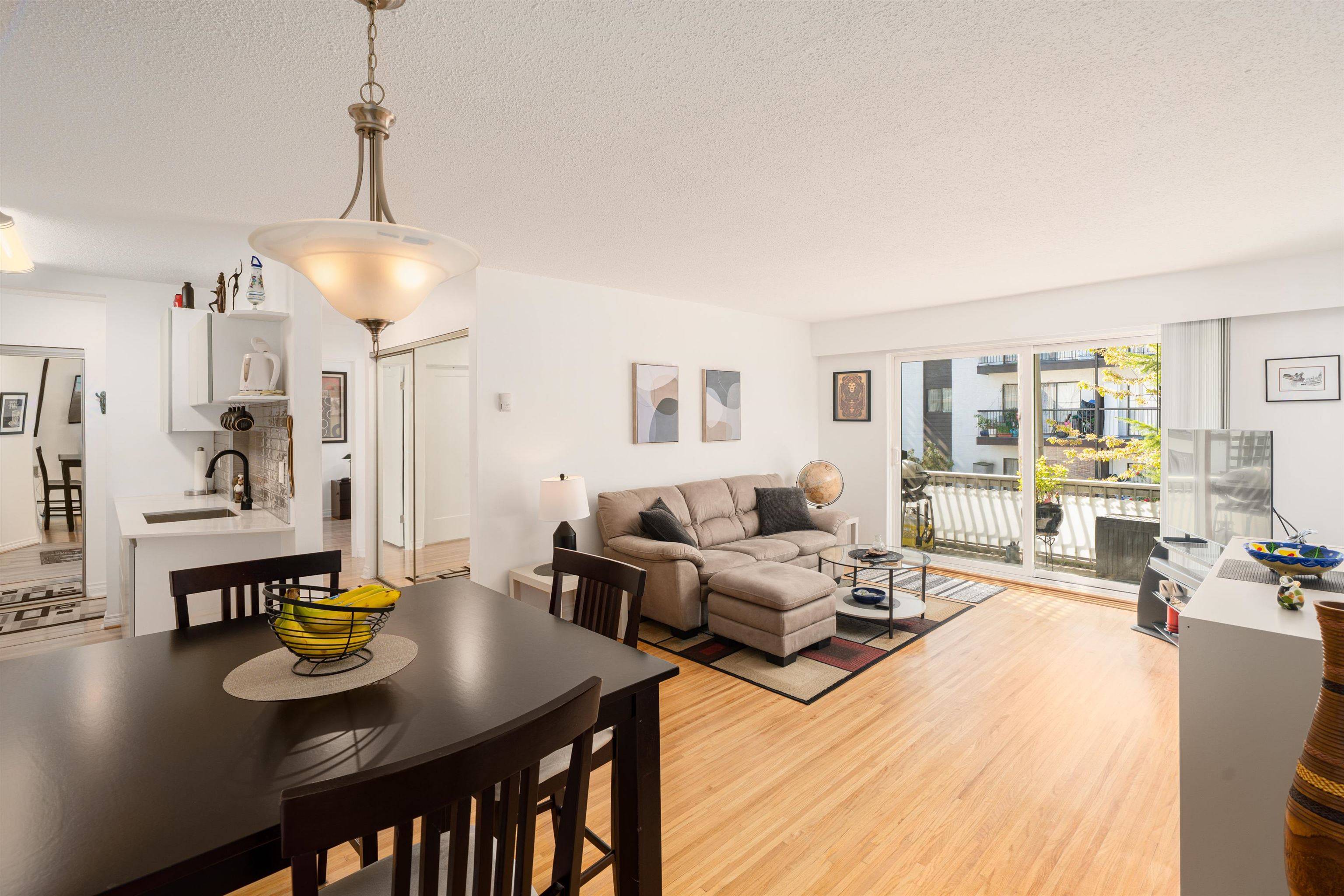 North Vancouver, BC V7M 1Z2,135 W 21st ST #113