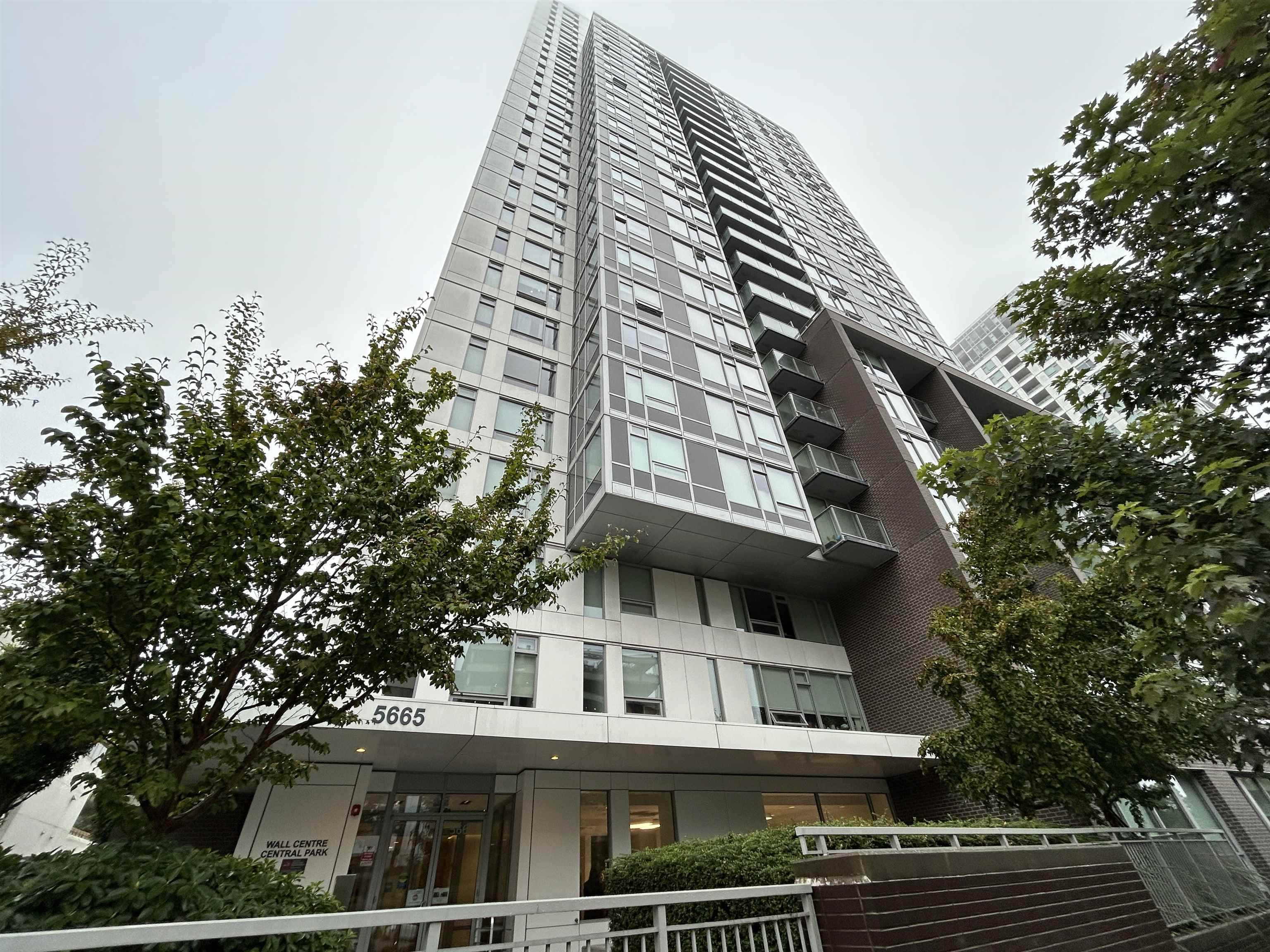 Vancouver, BC V5R 0E4,5665 Boundary RD #613