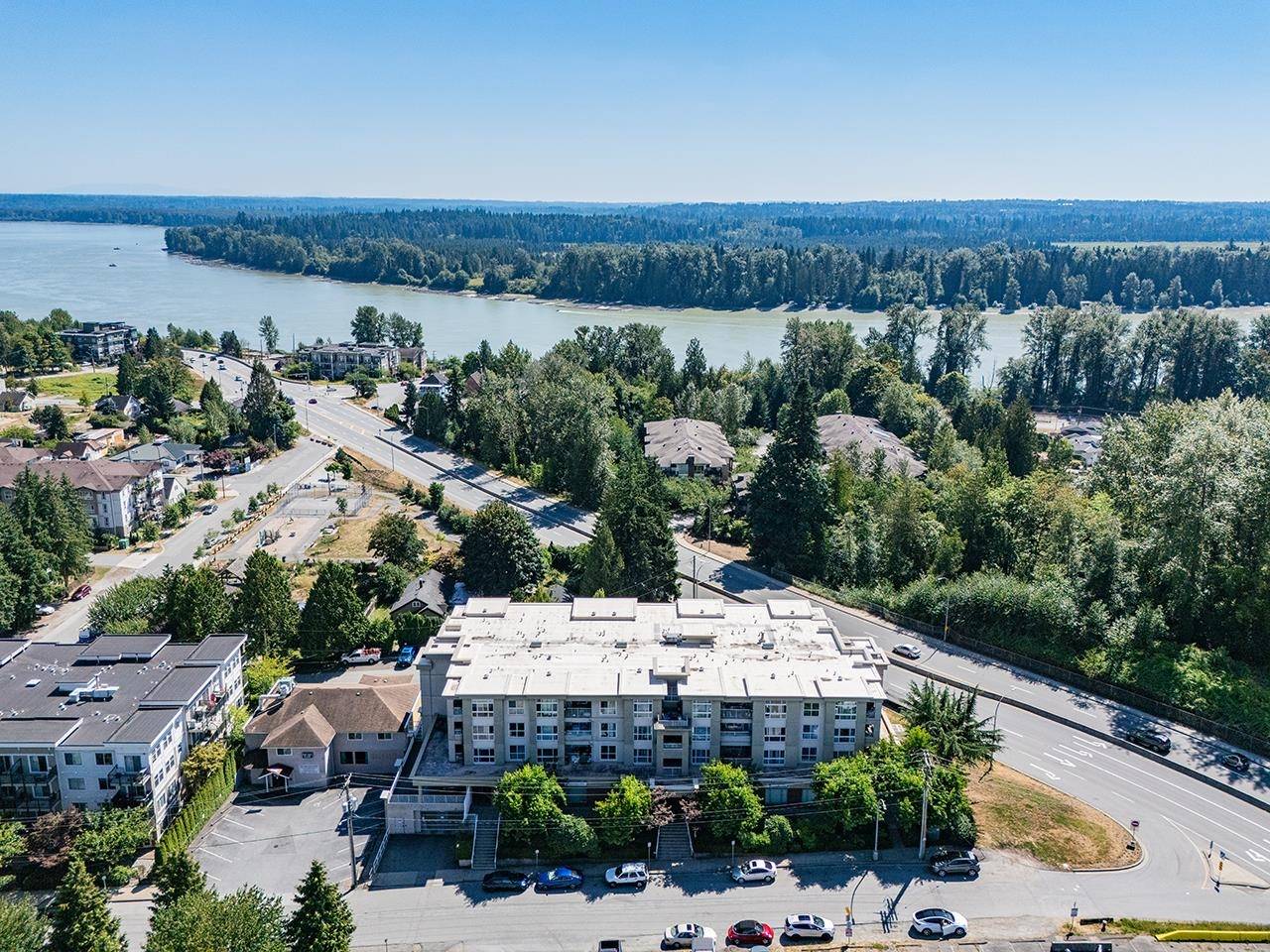 Maple Ridge, BC V2X 2L5,22230 North AVE #104