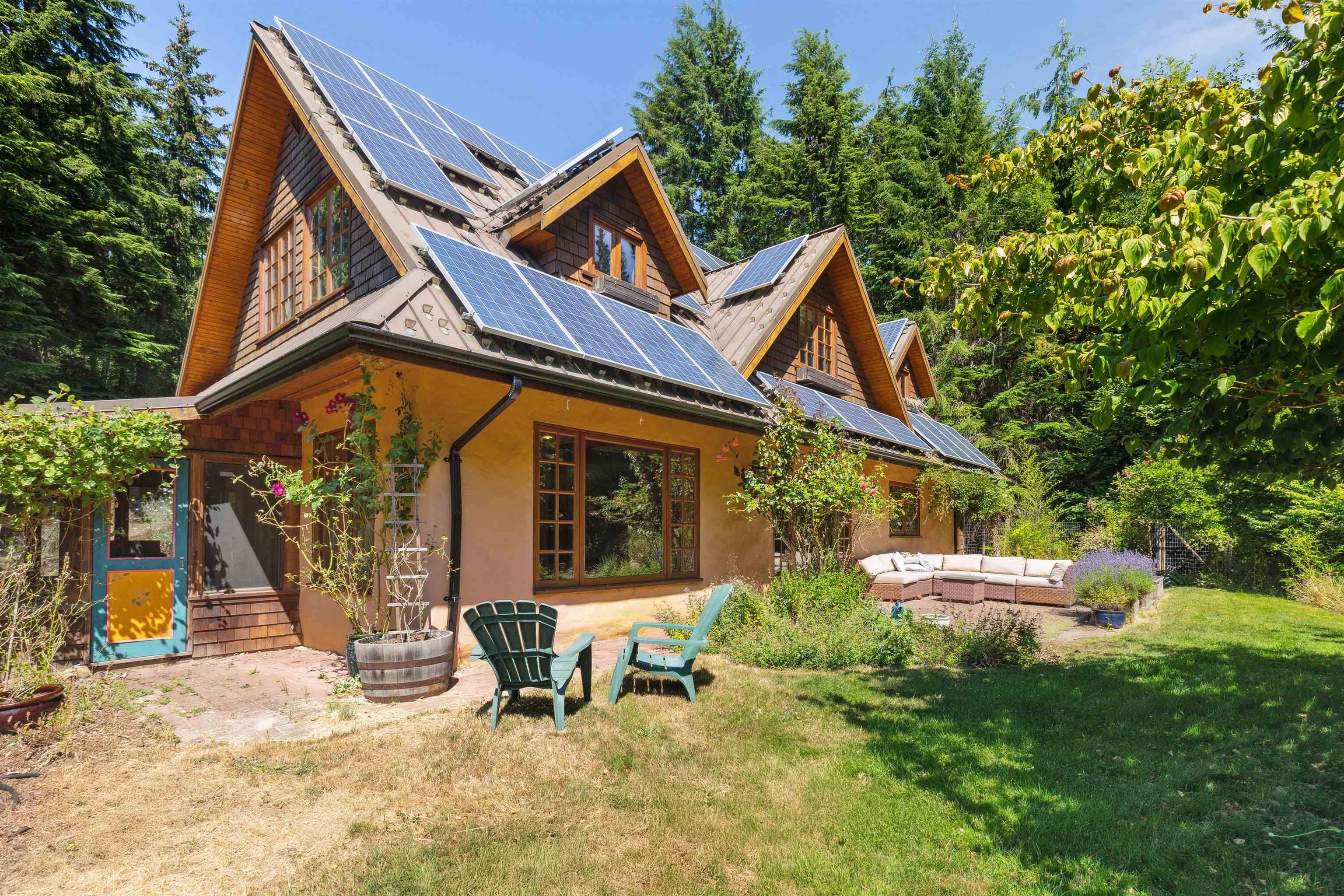 Bowen Island, BC V0N 1G2,320 Forest Ridge RD