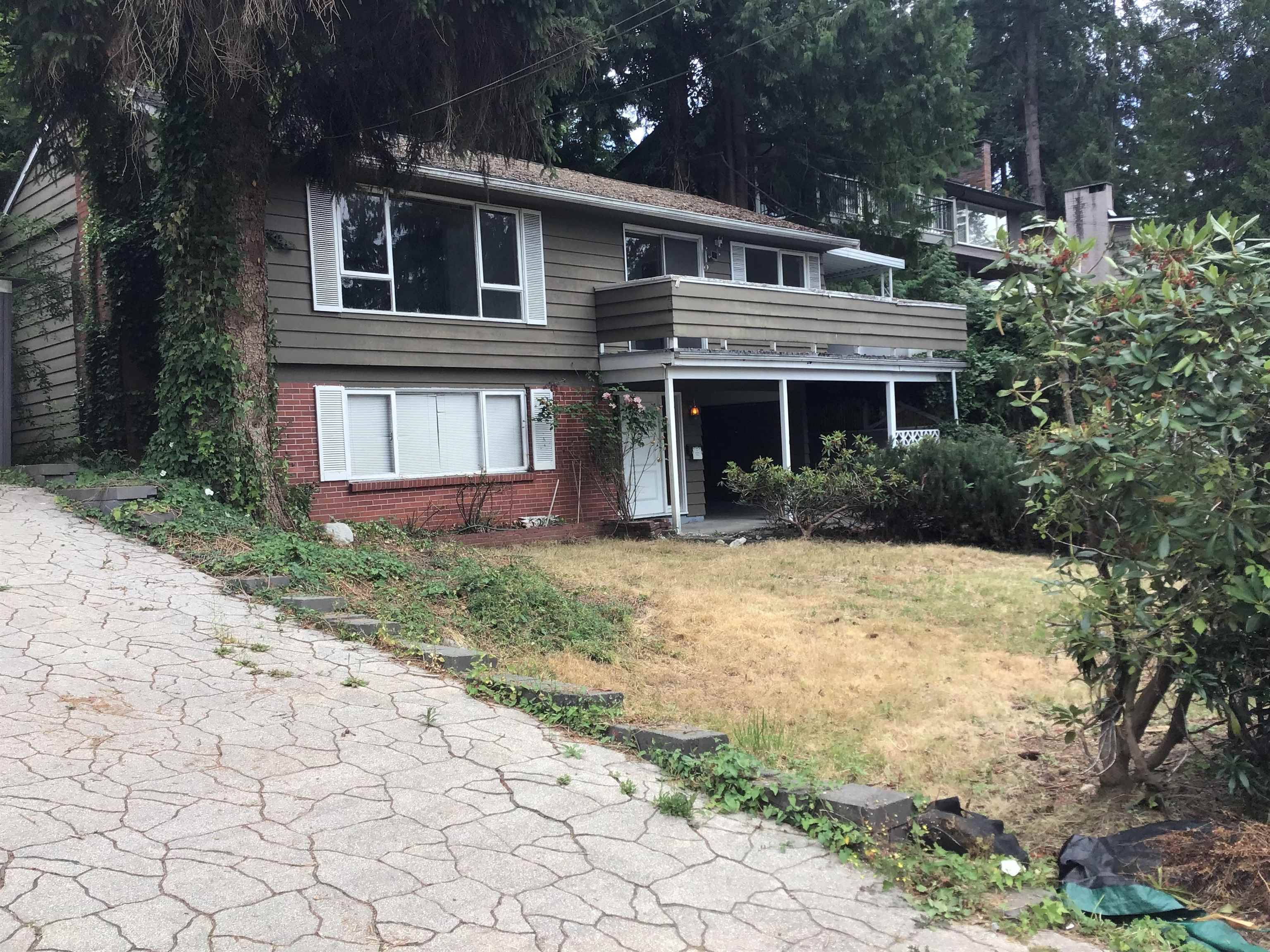 North Vancouver, BC V7N 3C8,528 Greenway AVE