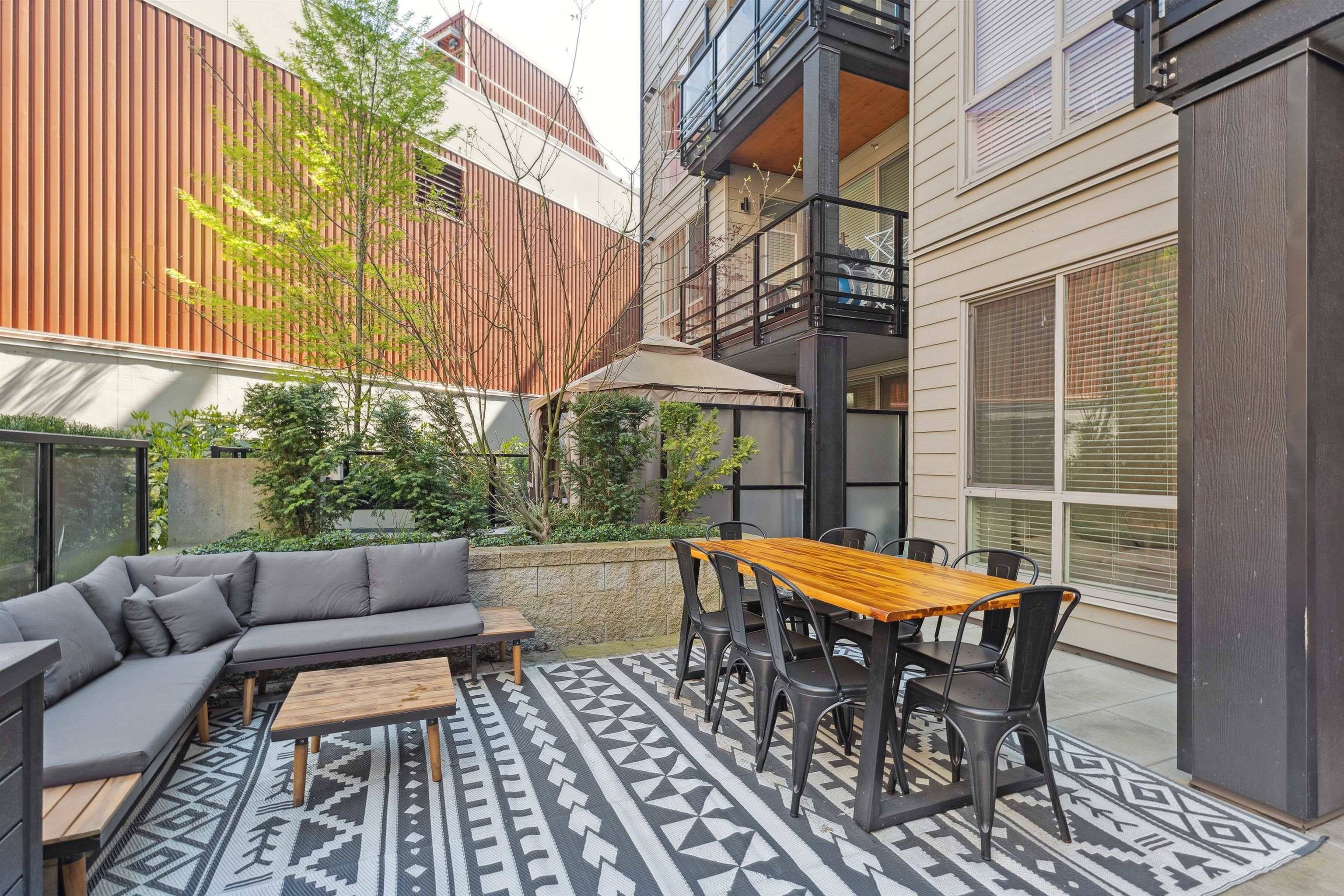 North Vancouver, BC V7L 1Y7,128 E 8th ST #107