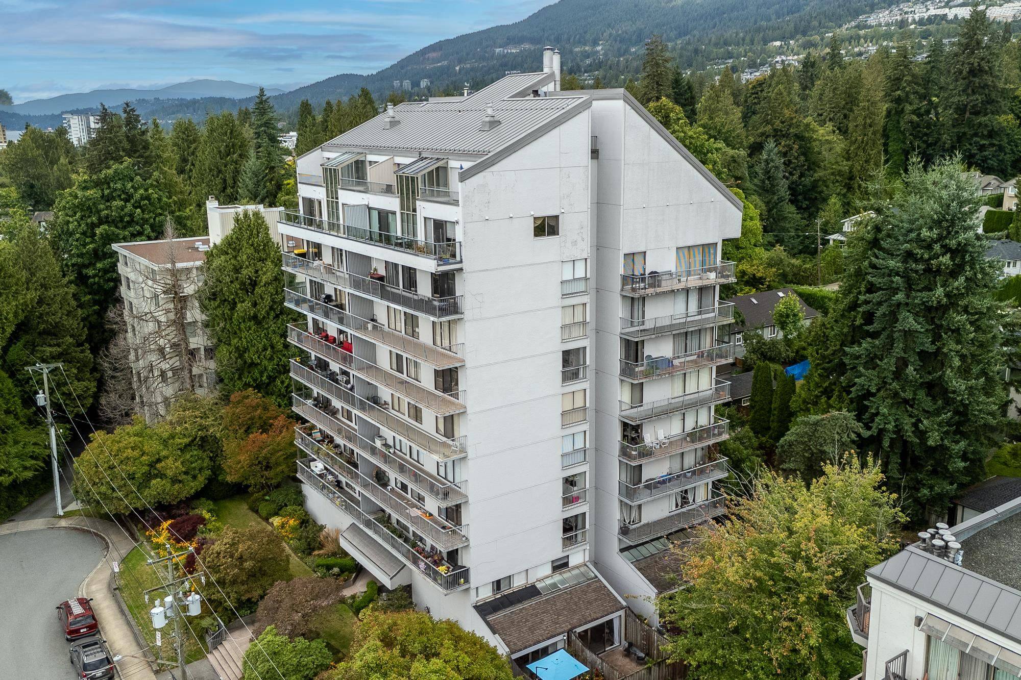West Vancouver, BC V7V 1R7,1745 Esquimalt AVE #803