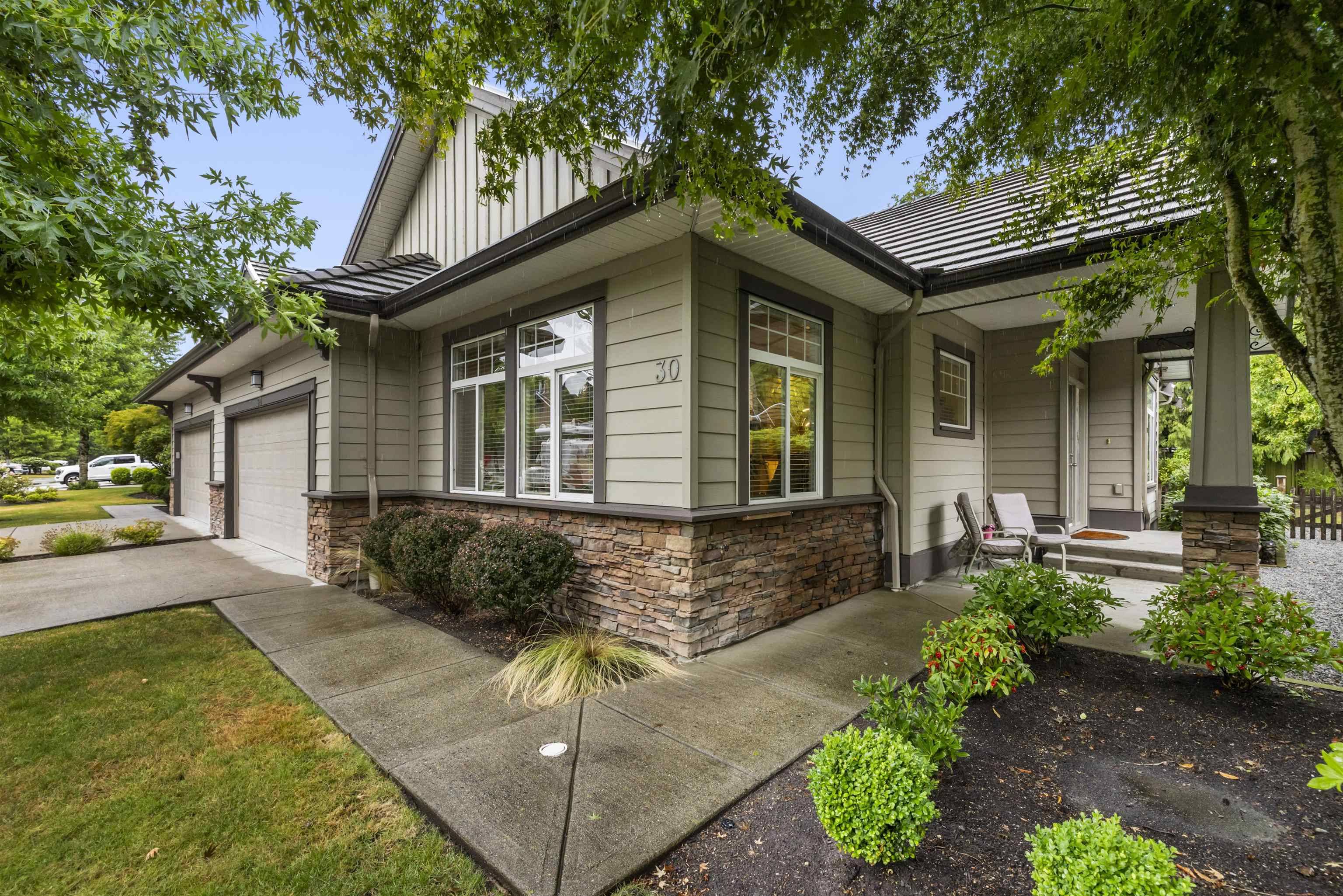 Surrey, BC V3S 3K2,5688 152 ST #30