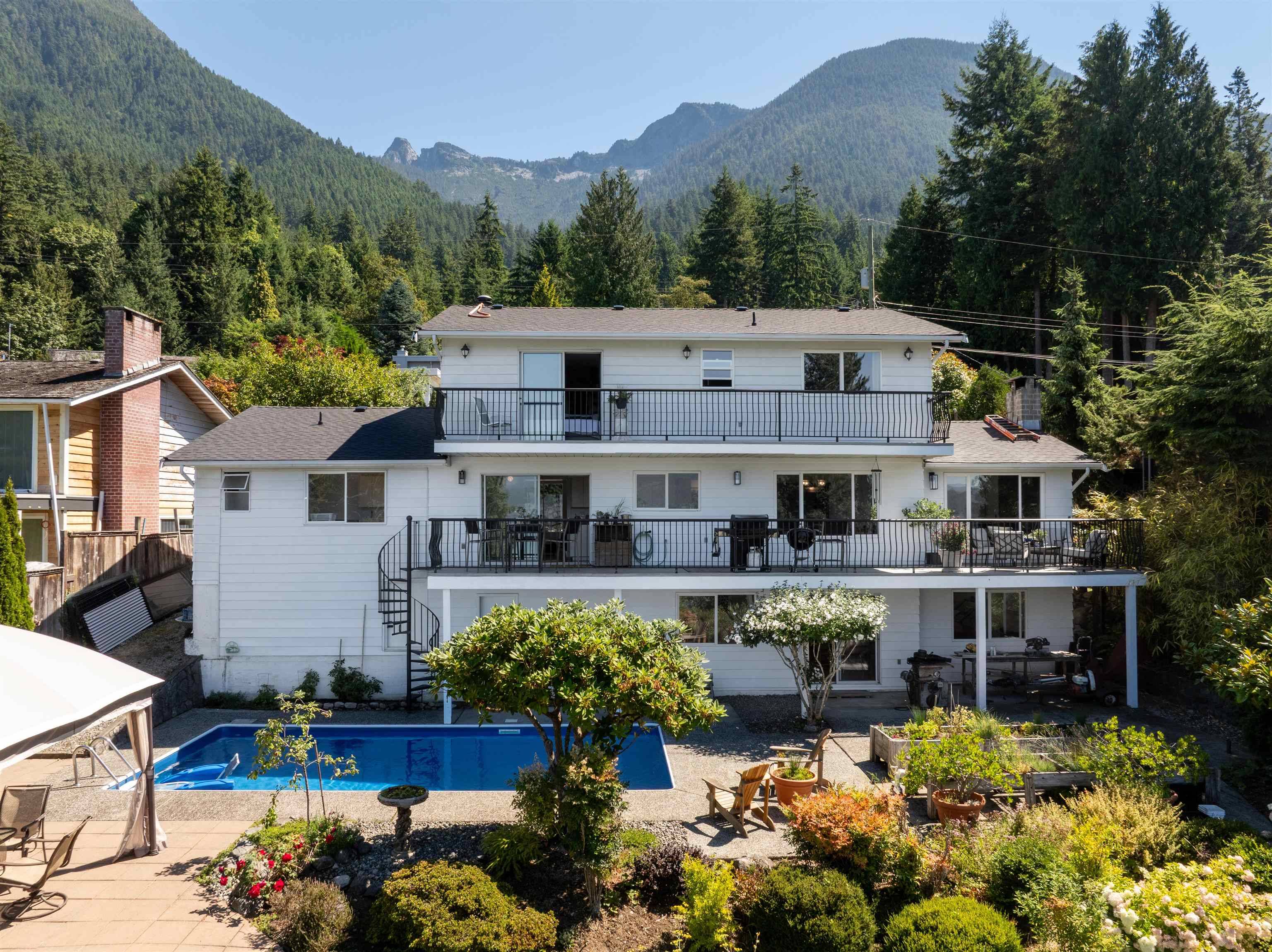 Lions Bay, BC V0N 2E0,110 Seaview PL