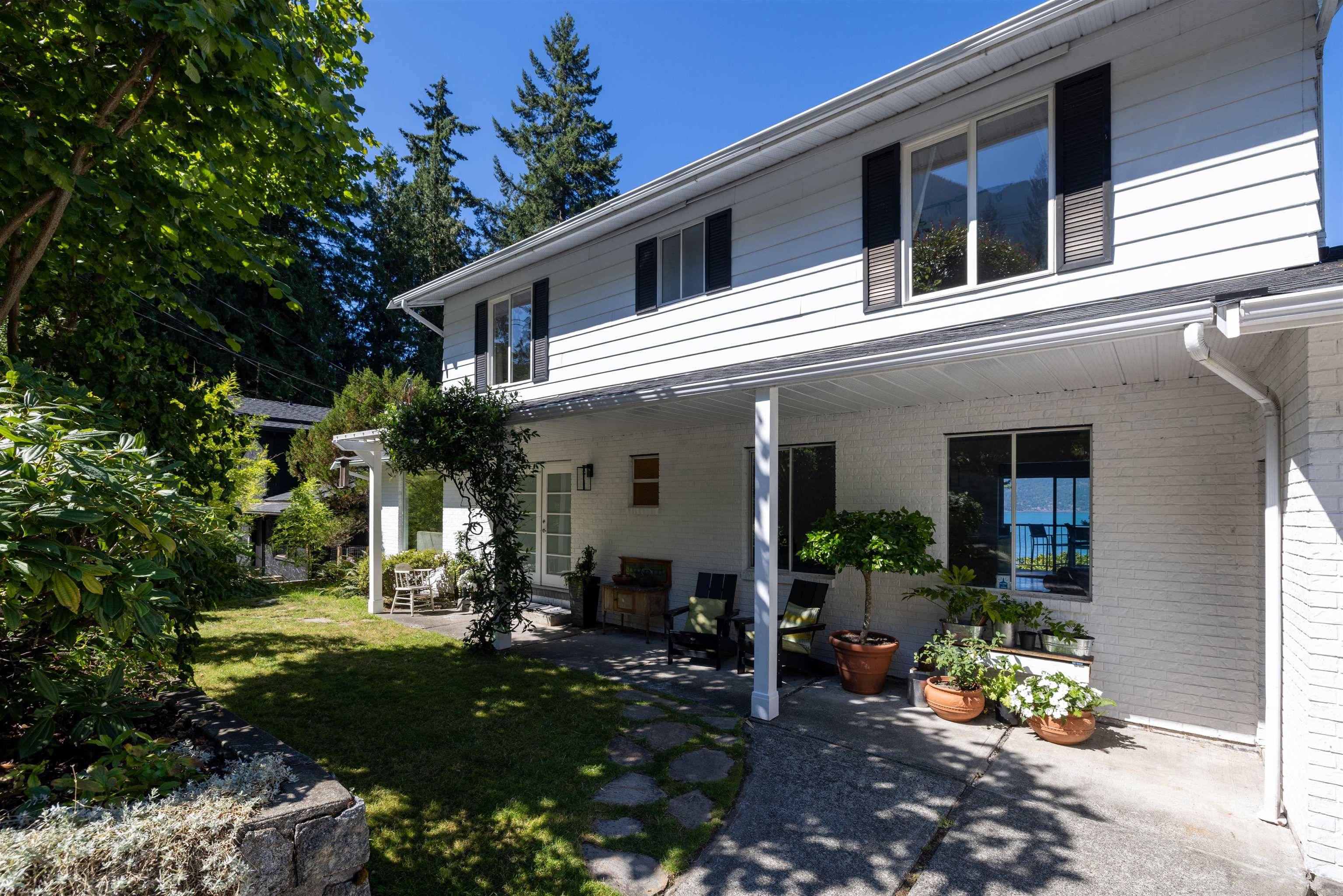 Lions Bay, BC V0N 2E0,110 Seaview PL