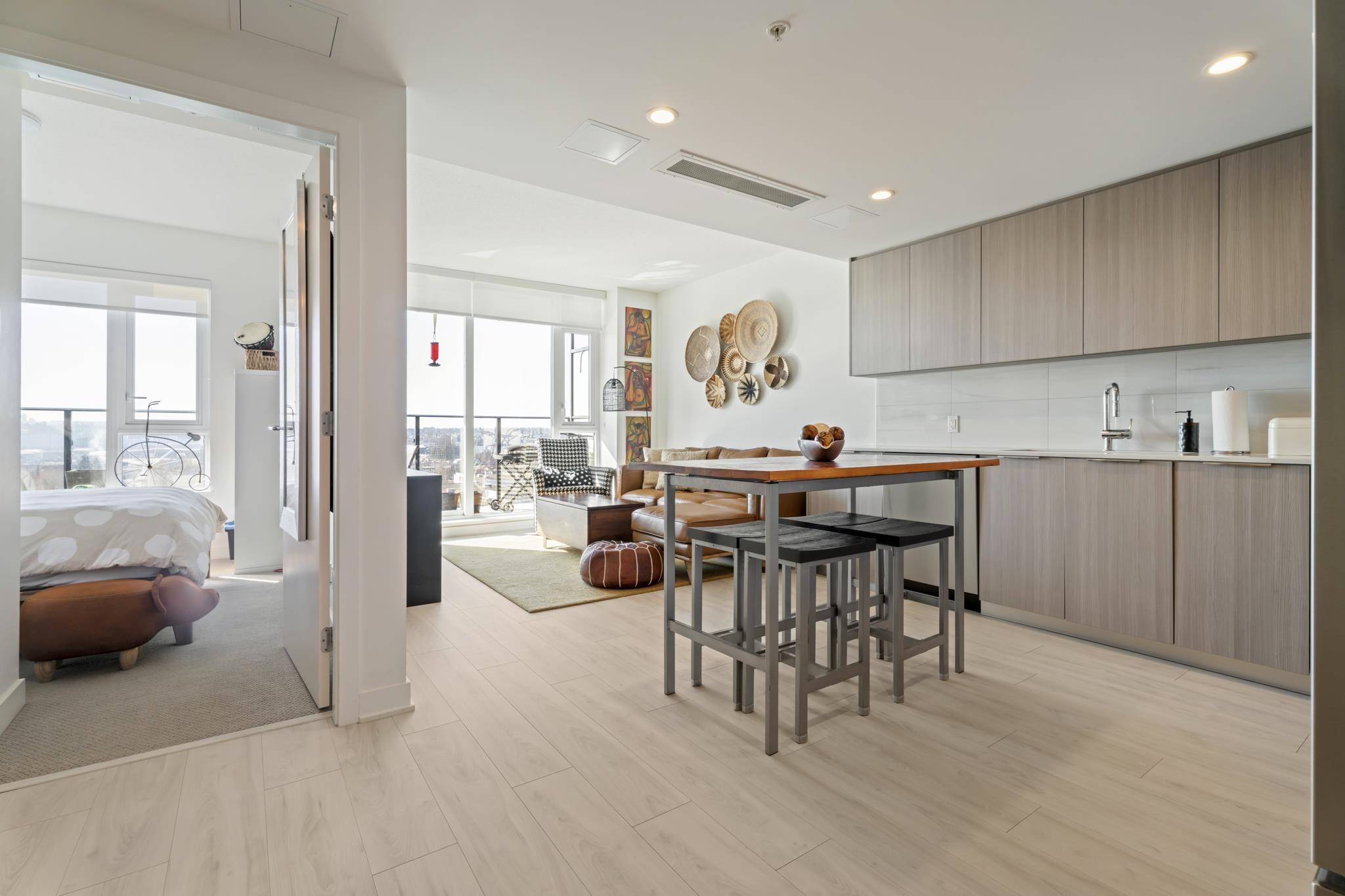 North Vancouver, BC V7J 0E2,1401 Hunter ST #1004