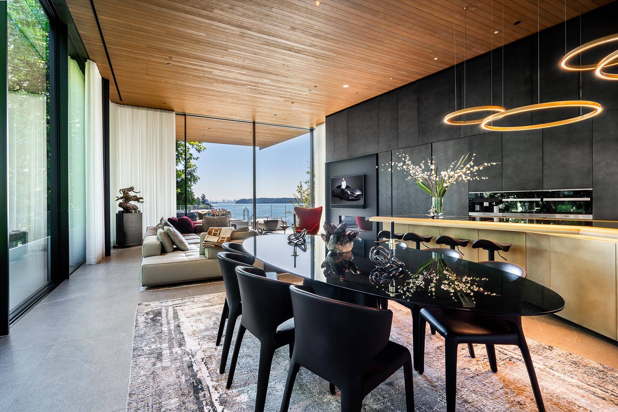 West Vancouver, BC V7V 1N2,3478 Marine DR