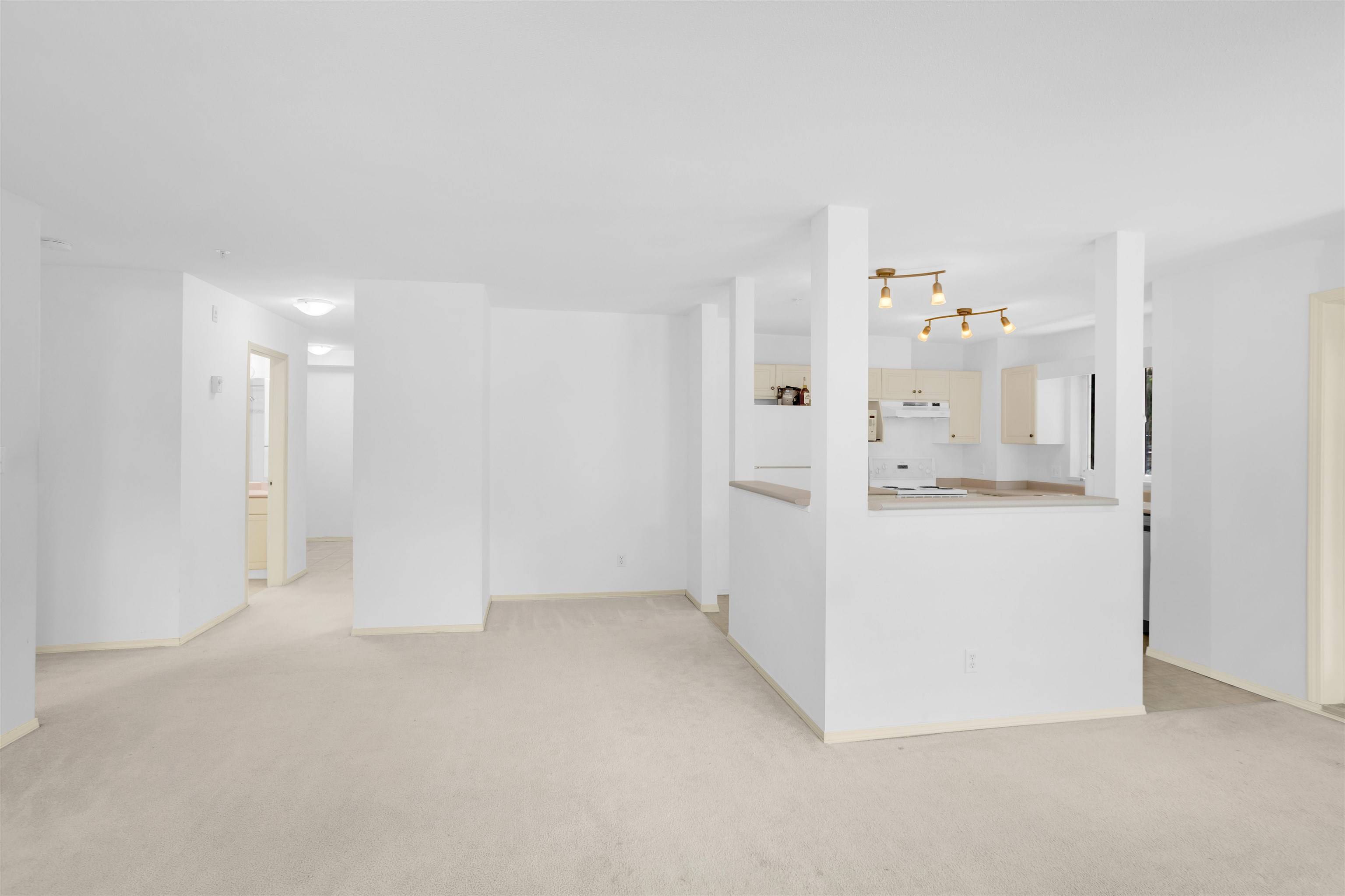 Abbotsford, BC V2S 8C6,33708 King RD #211