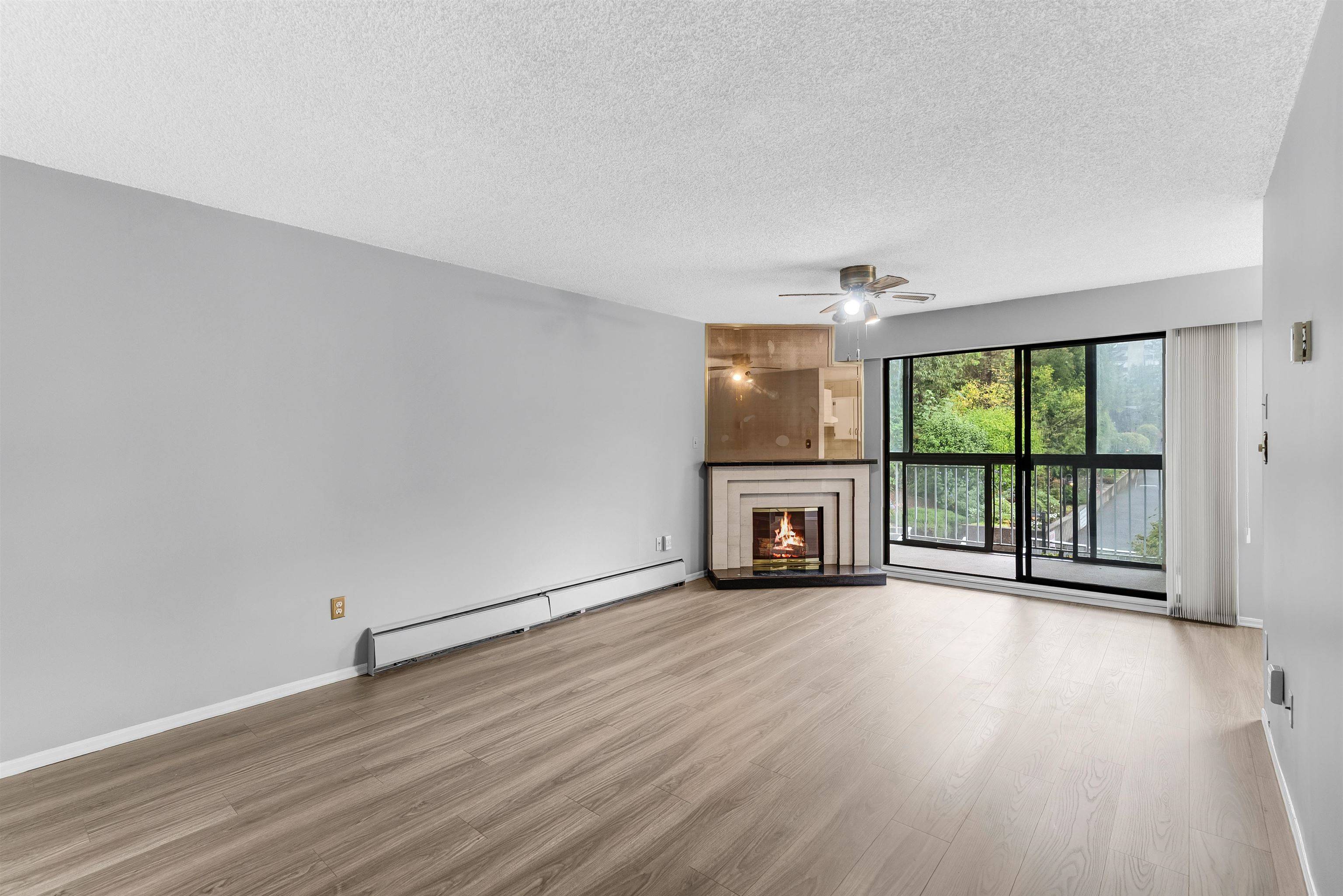 Burnaby, BC V3N 4K1,3901 Carrigan CT #217