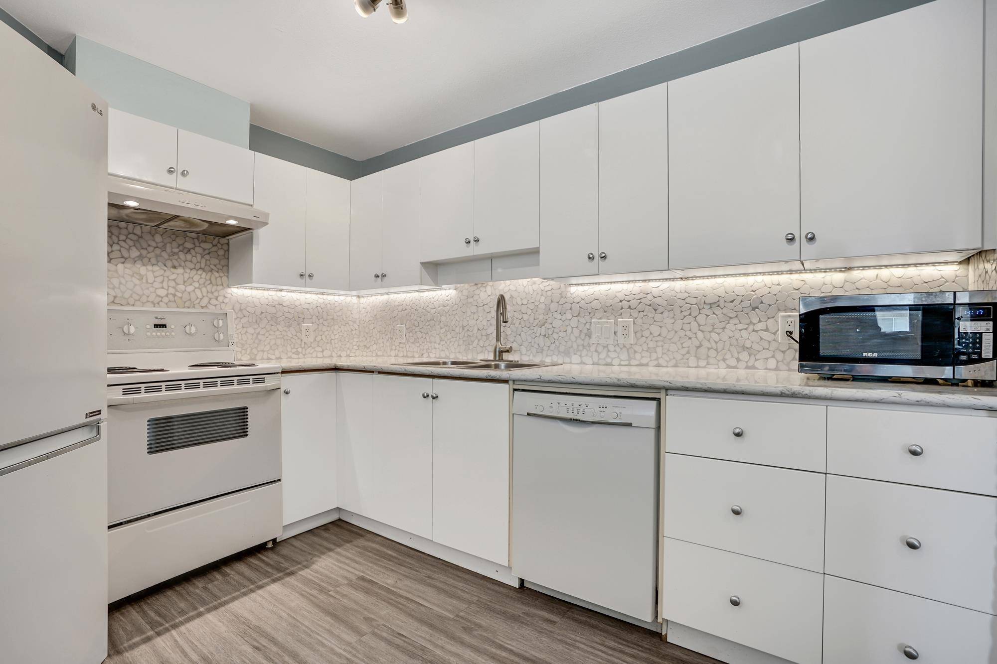 Abbotsford, BC V2S 8J5,33738 King RD #414