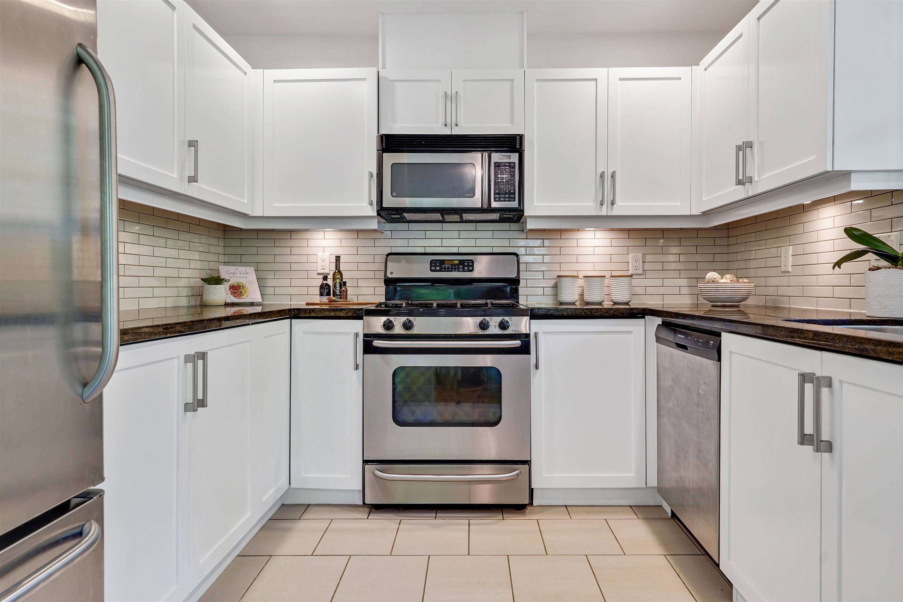 Vancouver, BC V6T 2K2,6328 Larkin DR #106